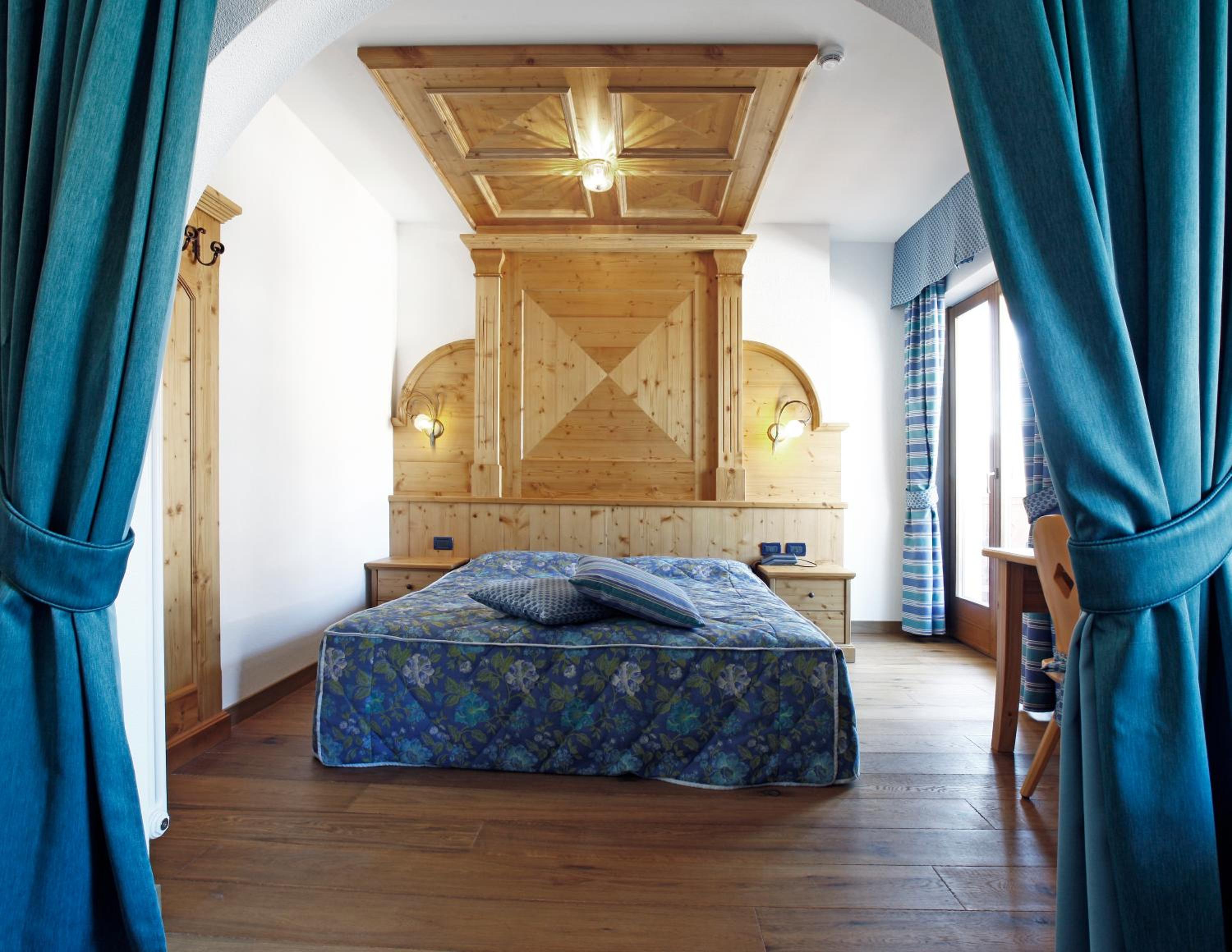 Family Junior Suite (2 Adults + 2 Children) photo 3