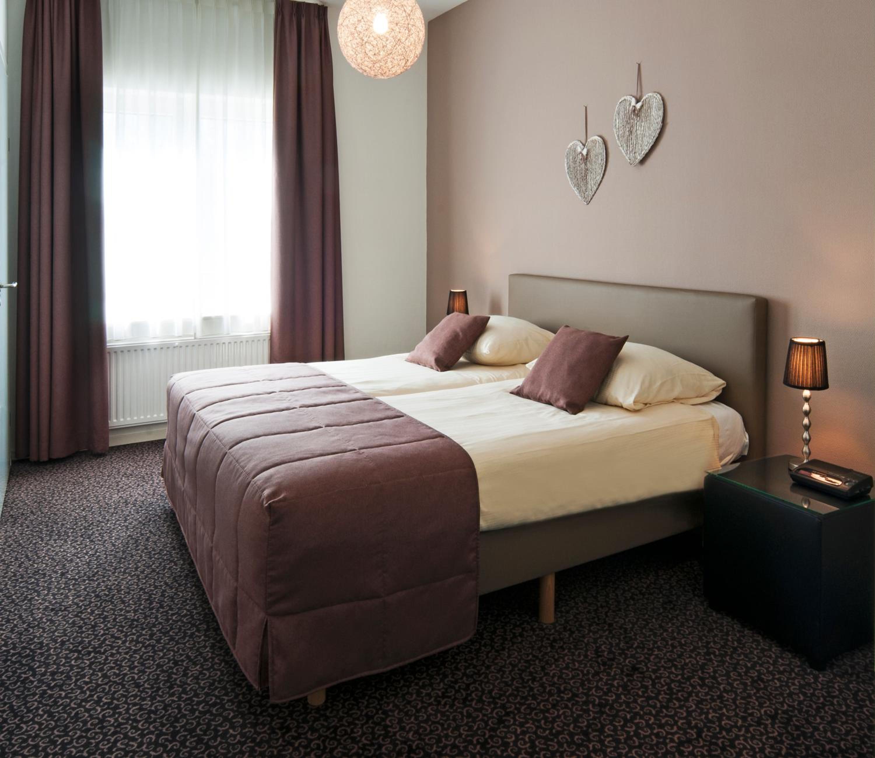 Large Twin Room