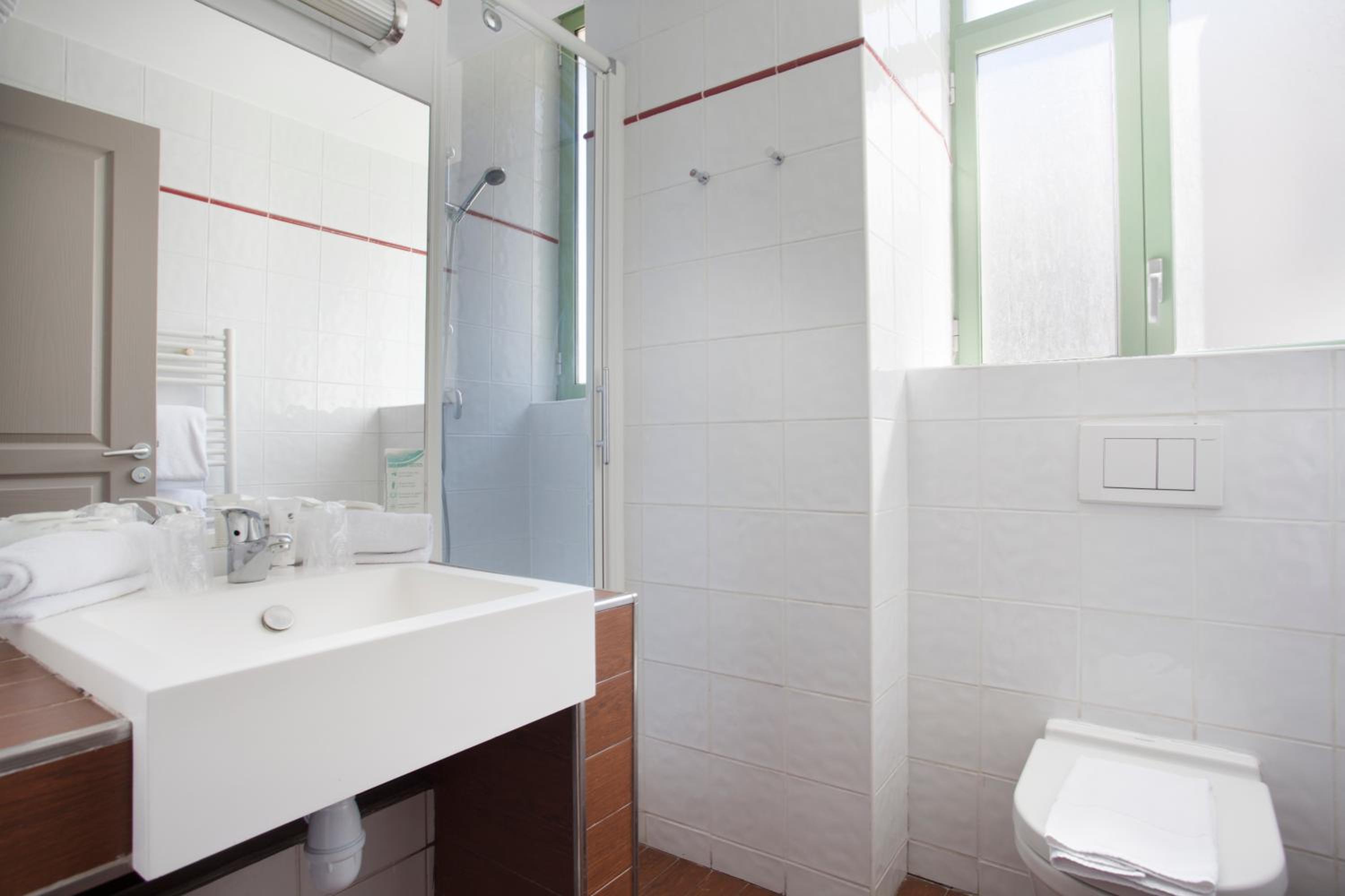 Standard Studio (2 Adults) - Photo 2