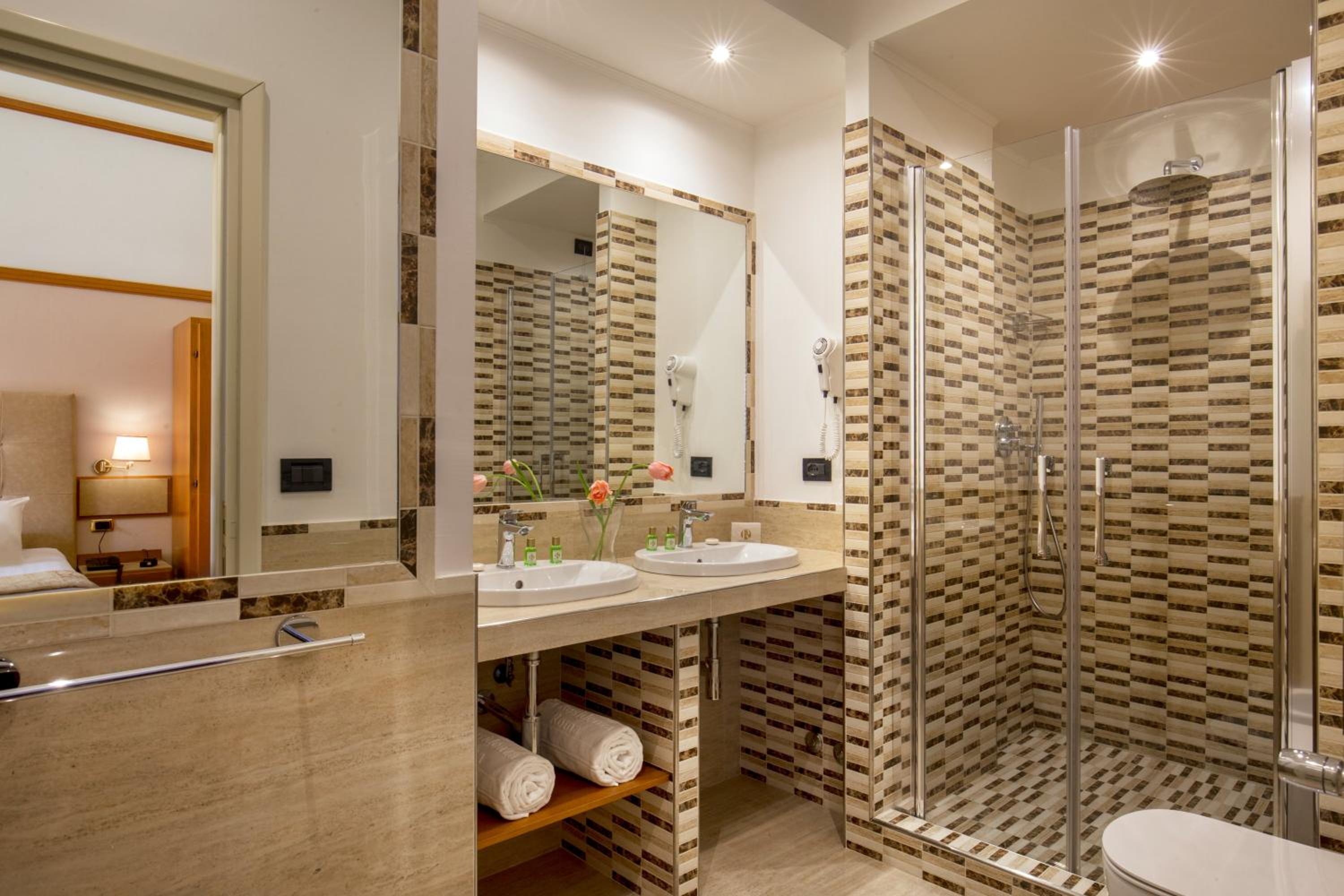 Superior Double or Twin Room photo 2