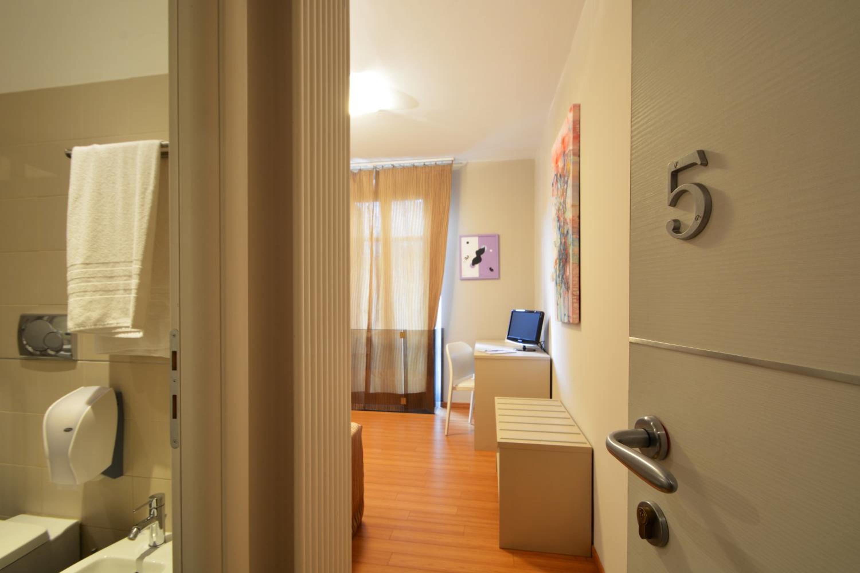 Single Room photo 1