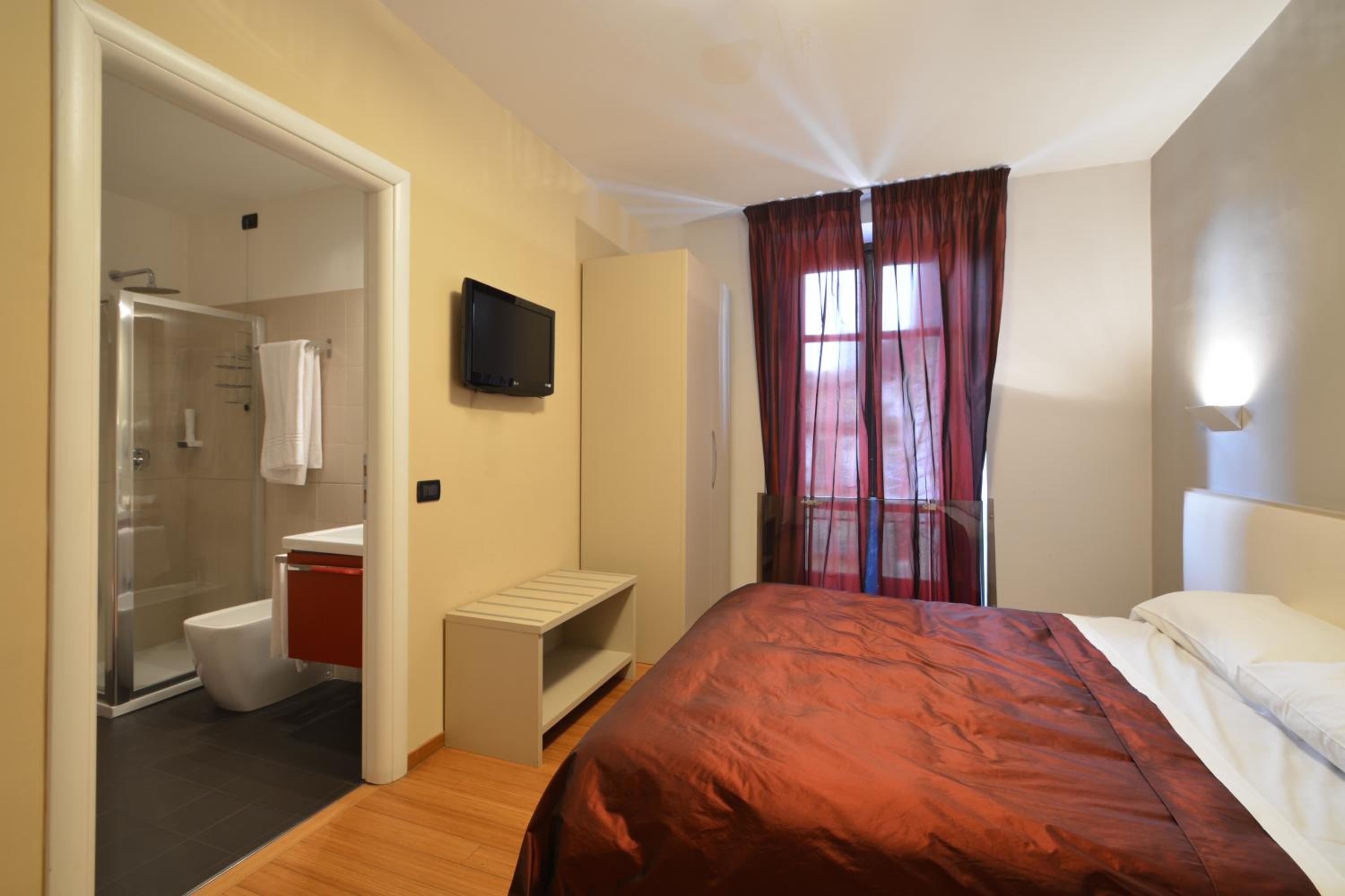 Double or Twin Room photo 3