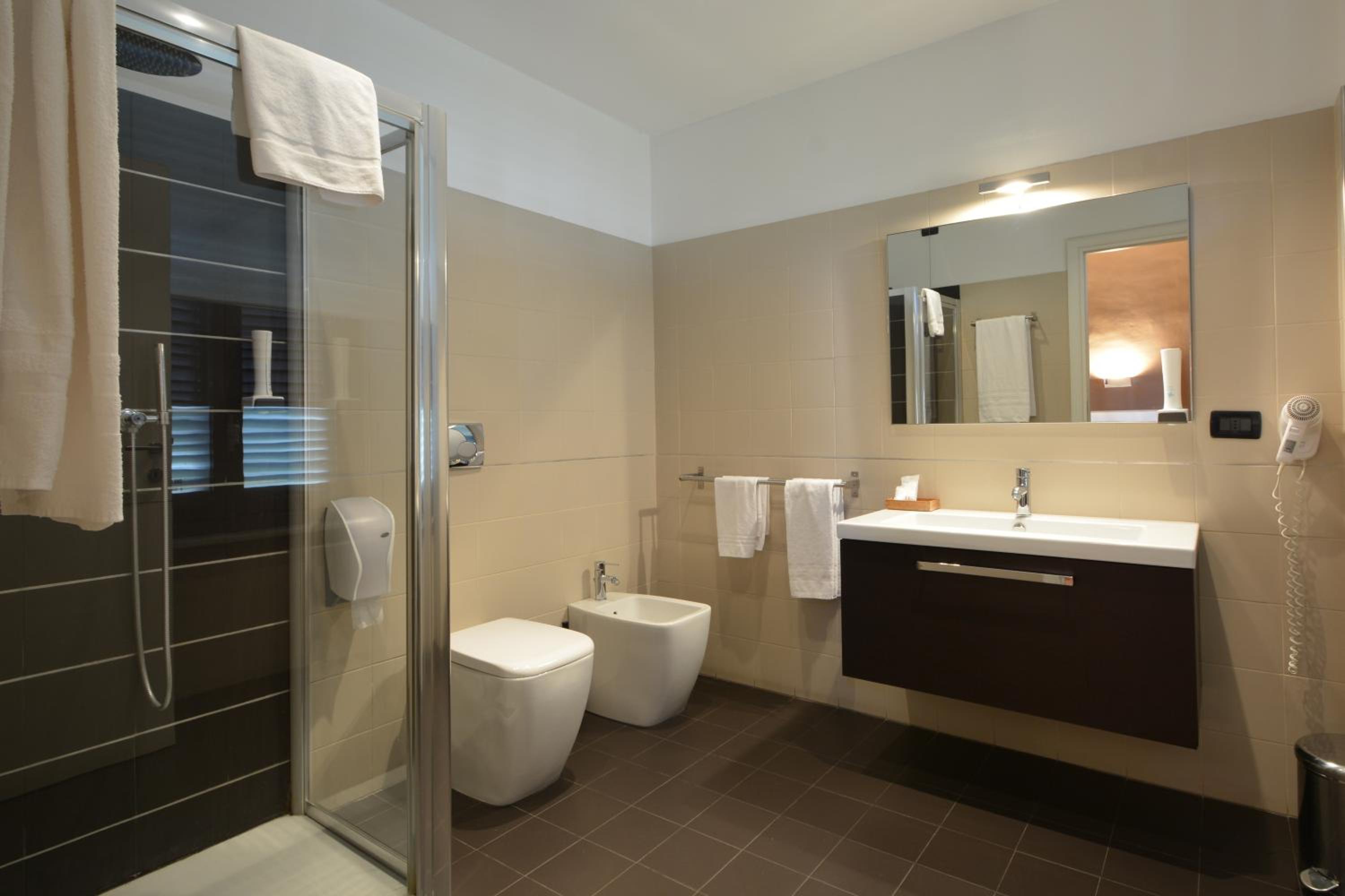 Double or Twin Room photo 3