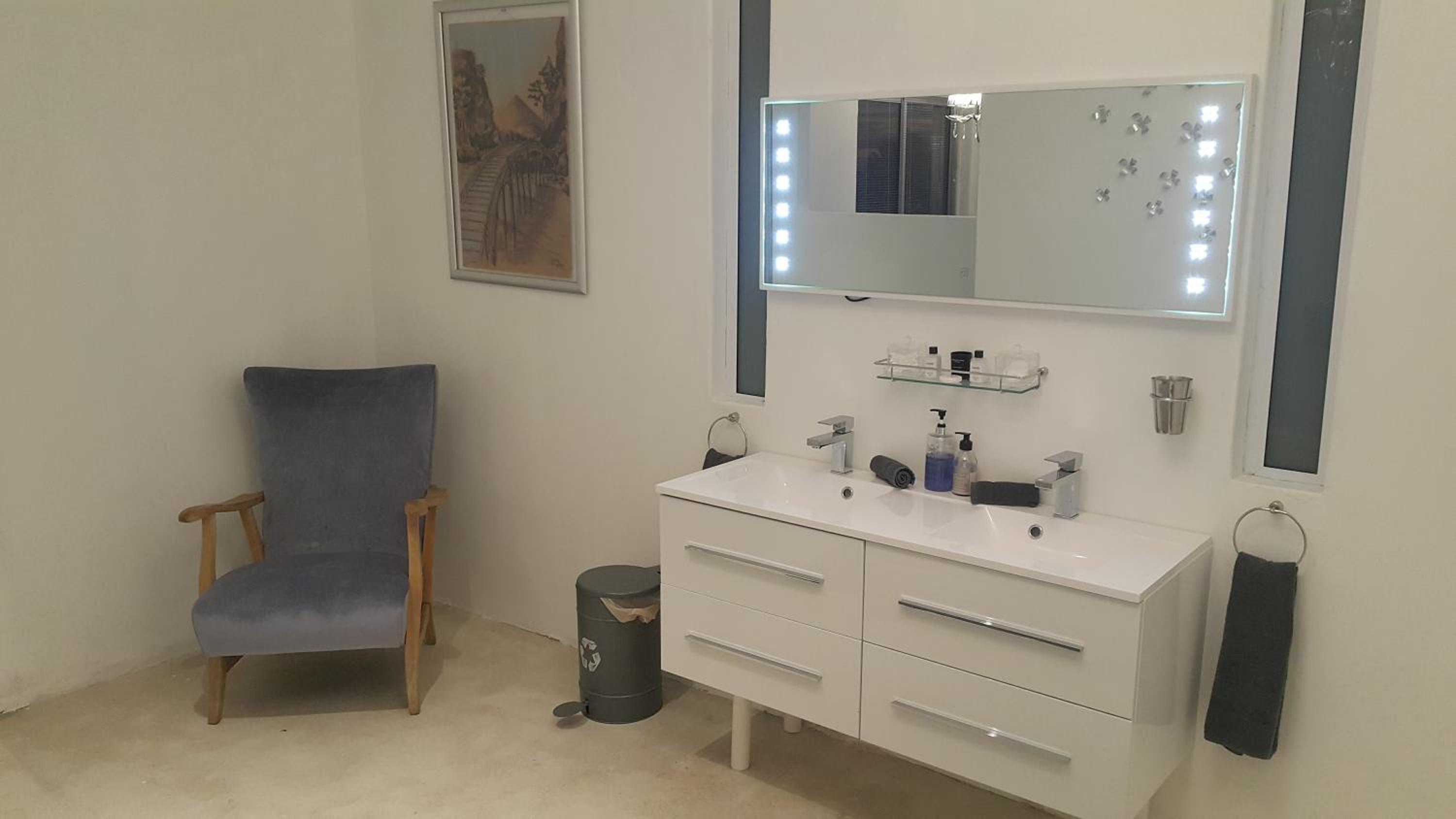 Apartment - Split Level with Ocean View - Photo 31
