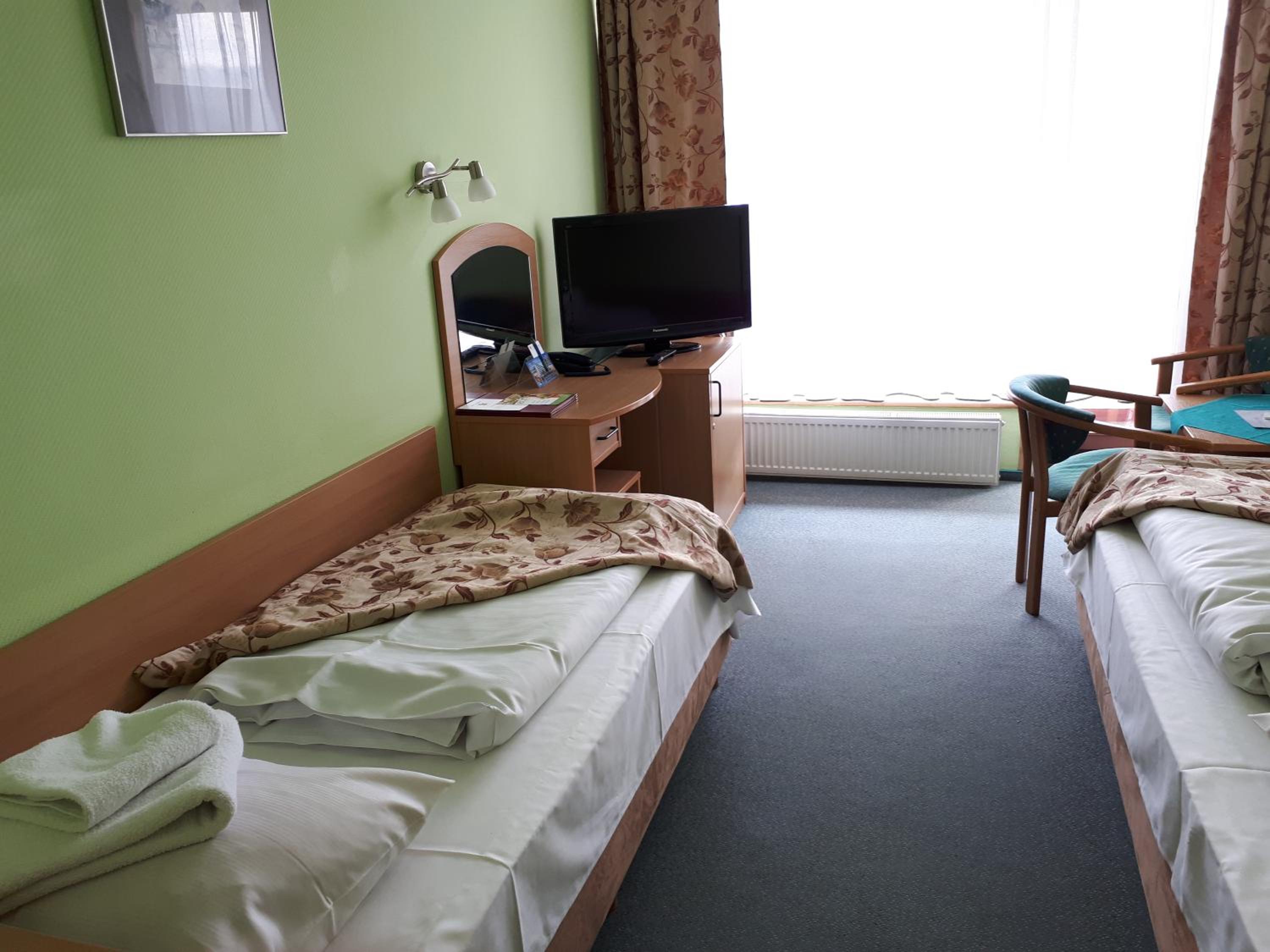 Double Room - Photo 5