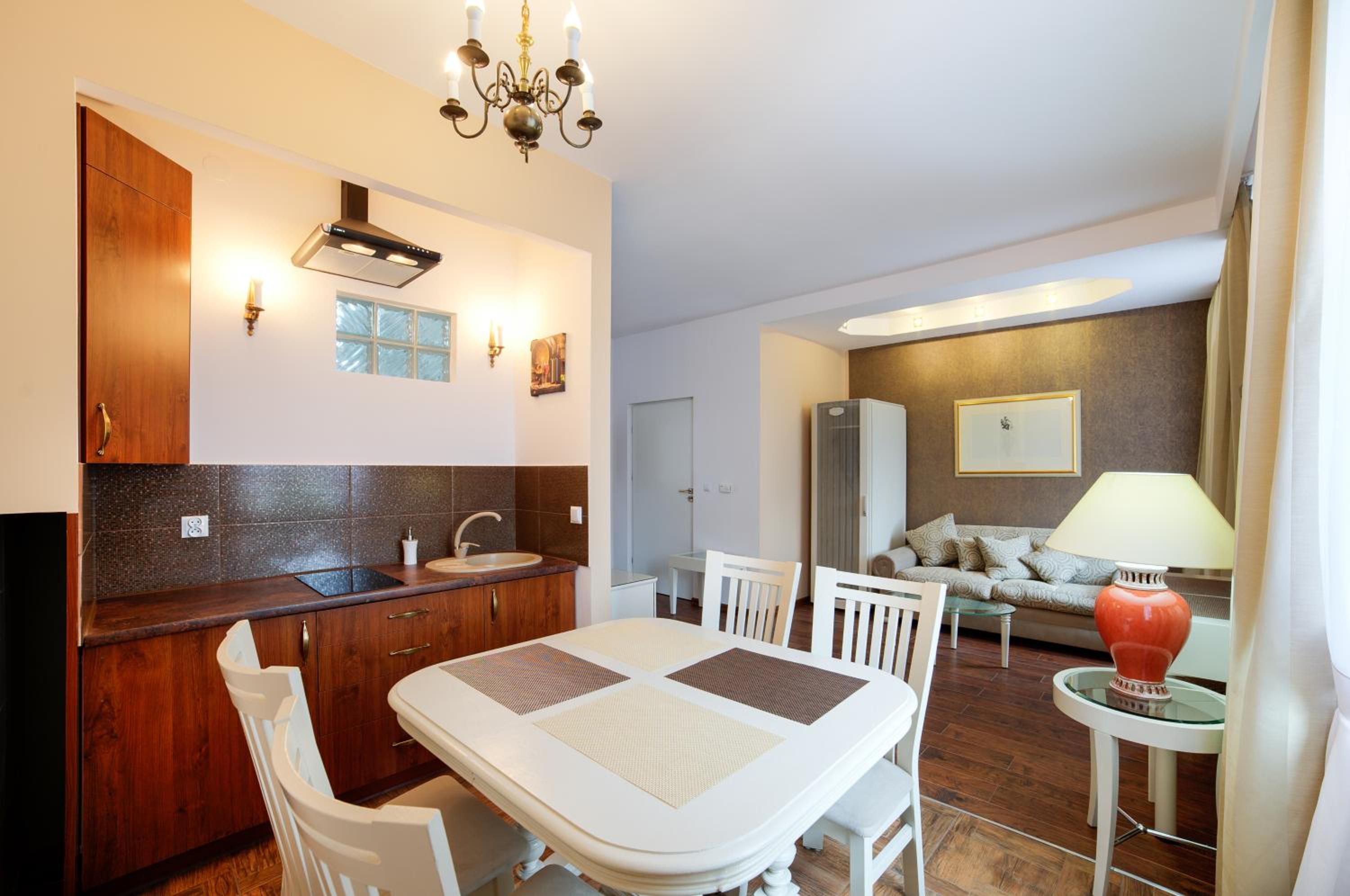One-Bedroom Apartment - Photo 4