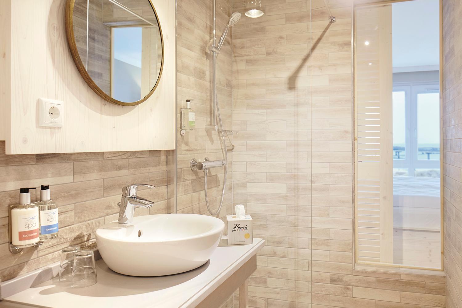 Double Room mit Binnenseeblick und Balkon