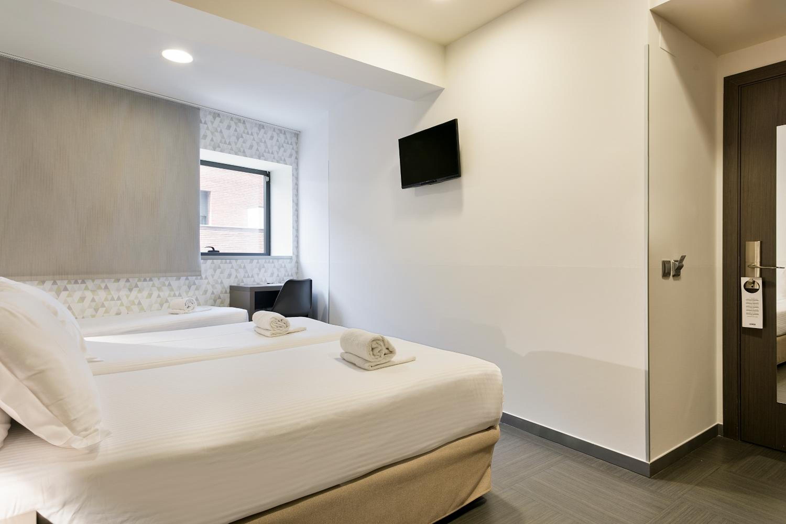 Triple Room (3 Adults) photo 2
