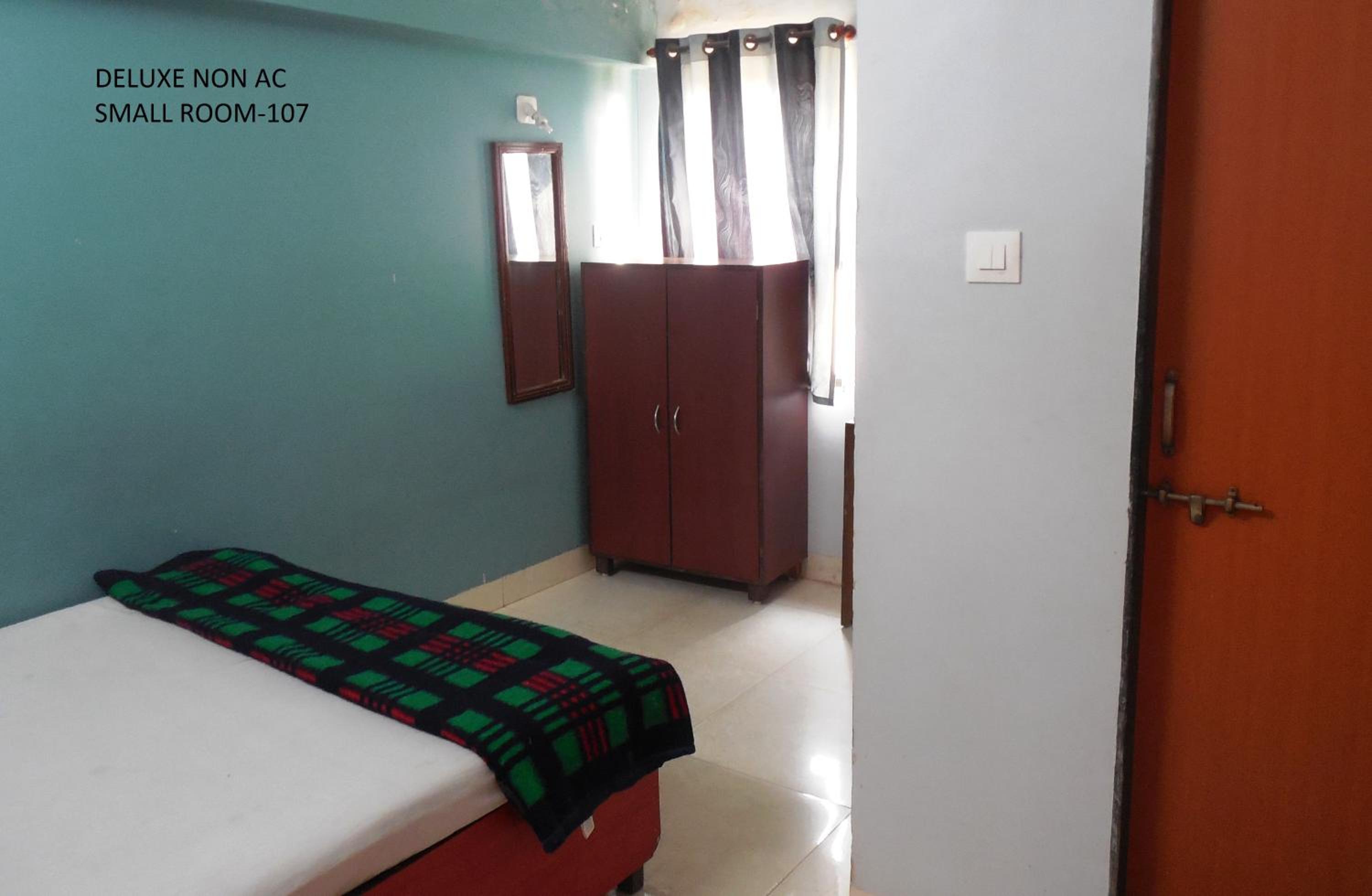 Budget Double Room photo 2