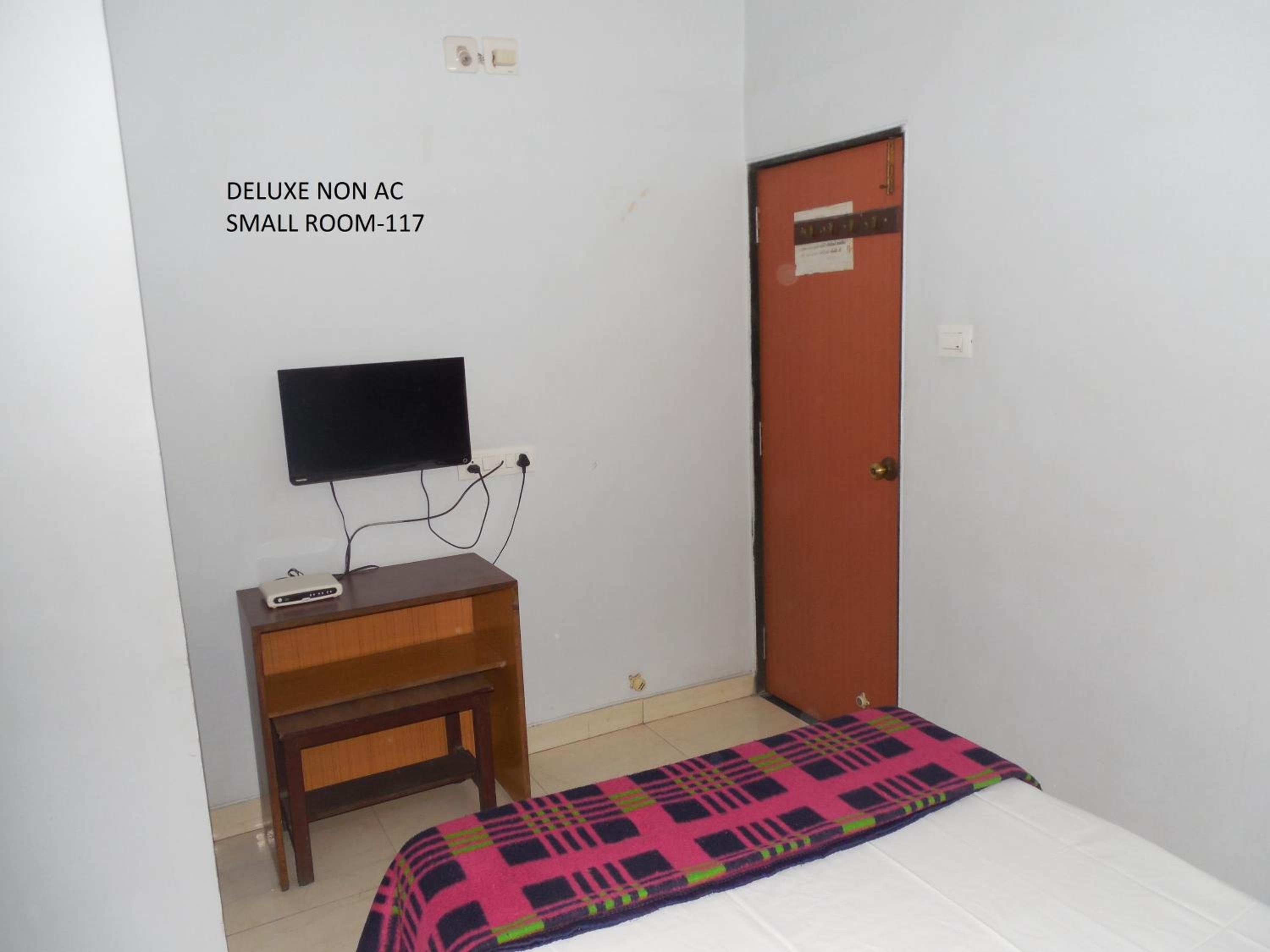 Budget Double Room photo 3
