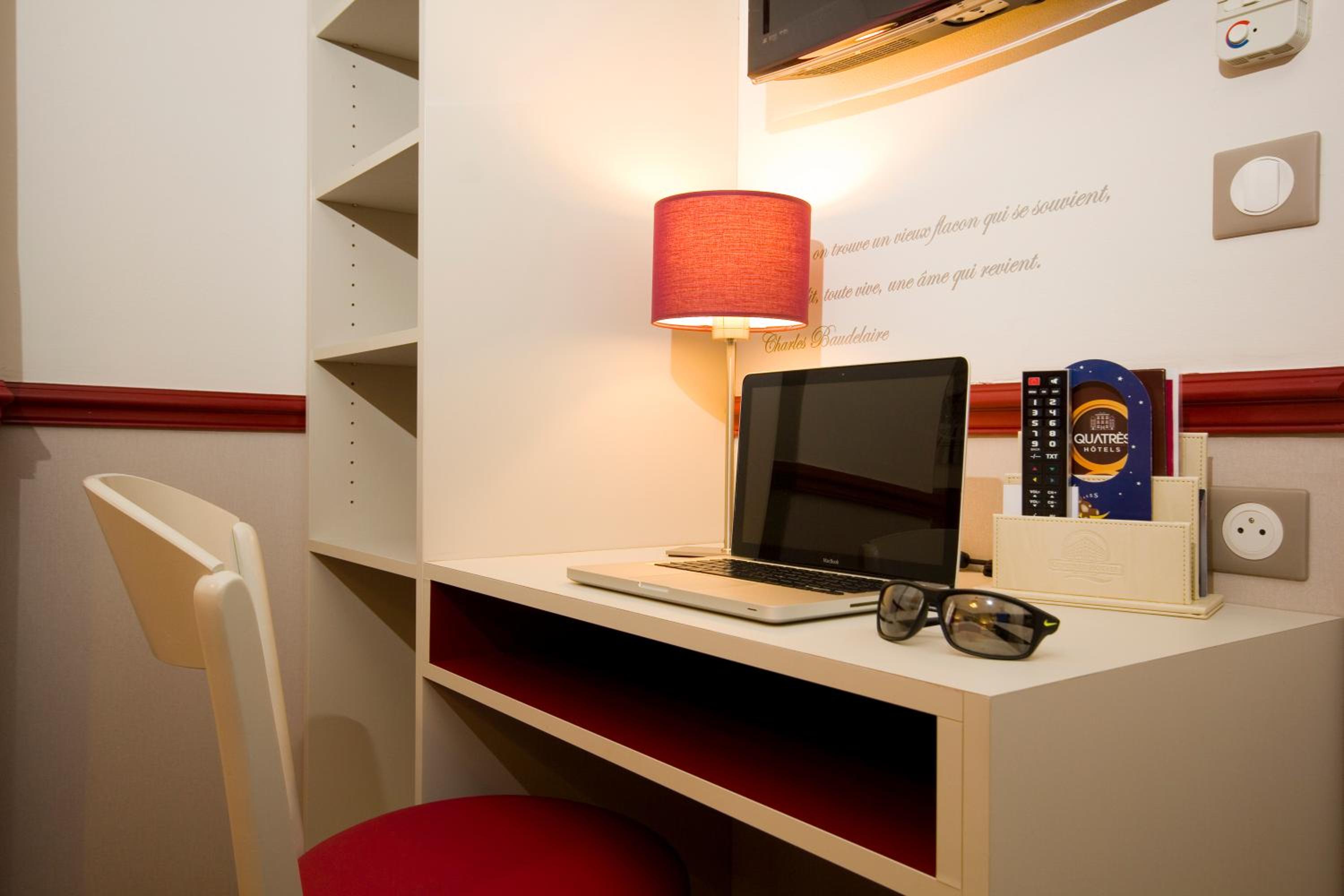 Double Room - Photo 6