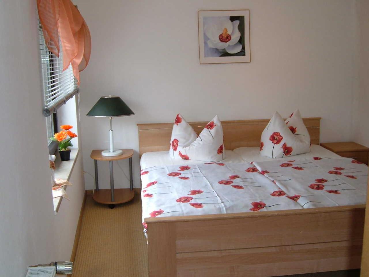 One-Bedroom Apartment with Terrace photo 1