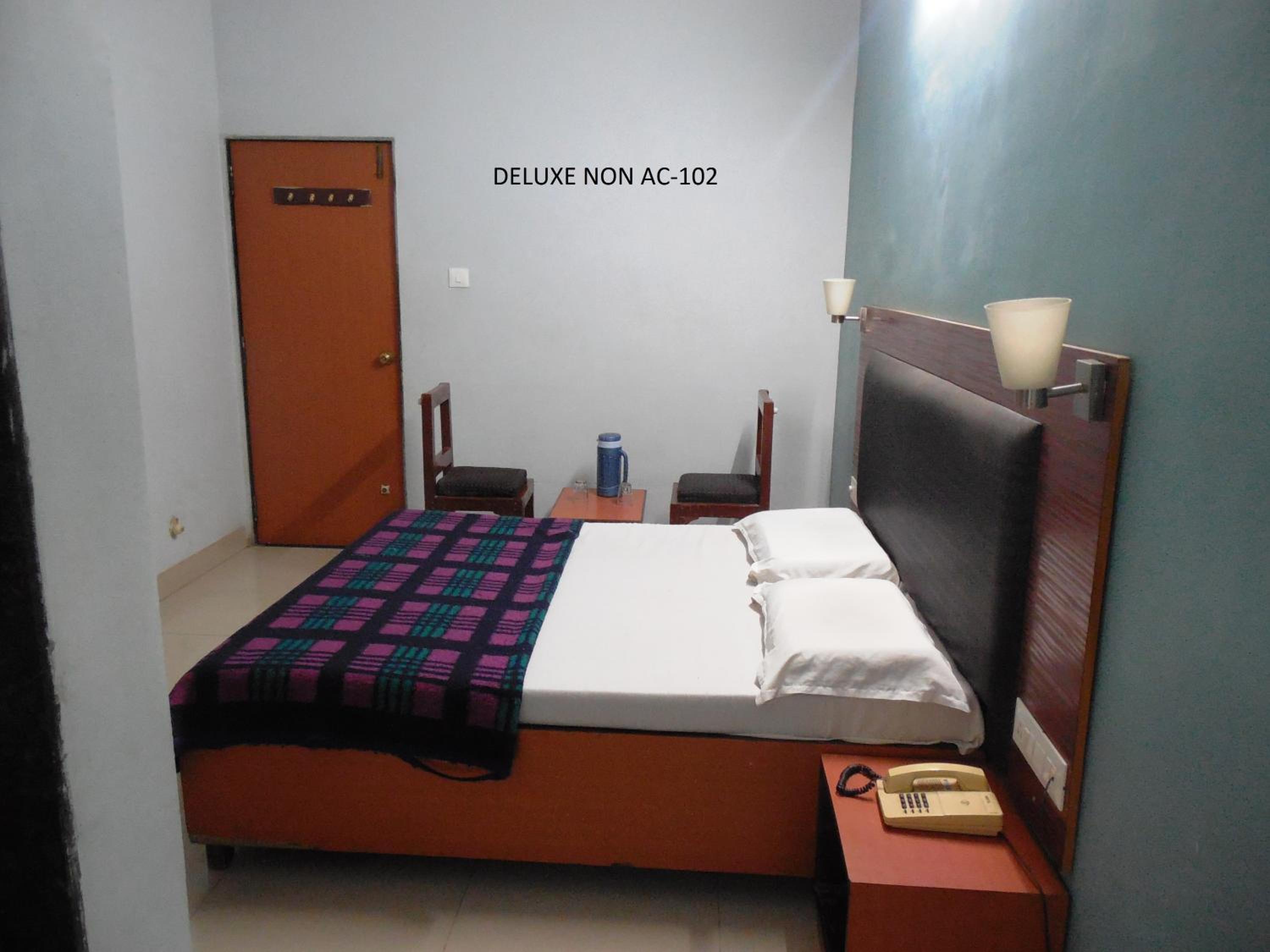 Budget Double Room photo 3