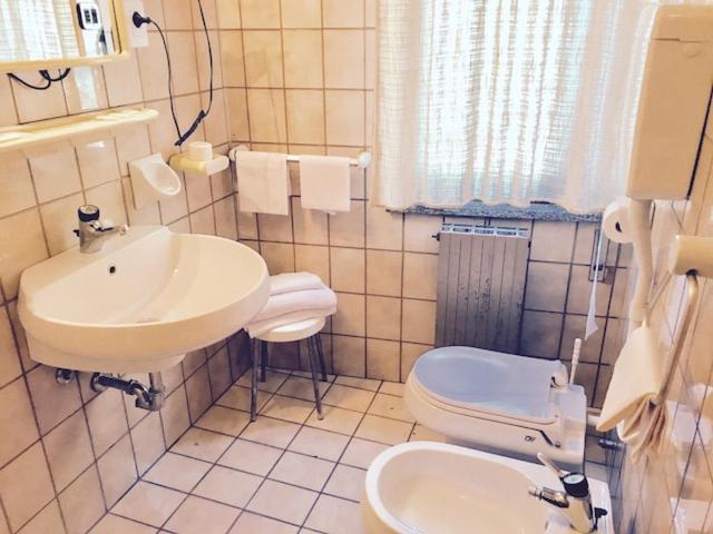 Single Room with Private Bathroom photo 3