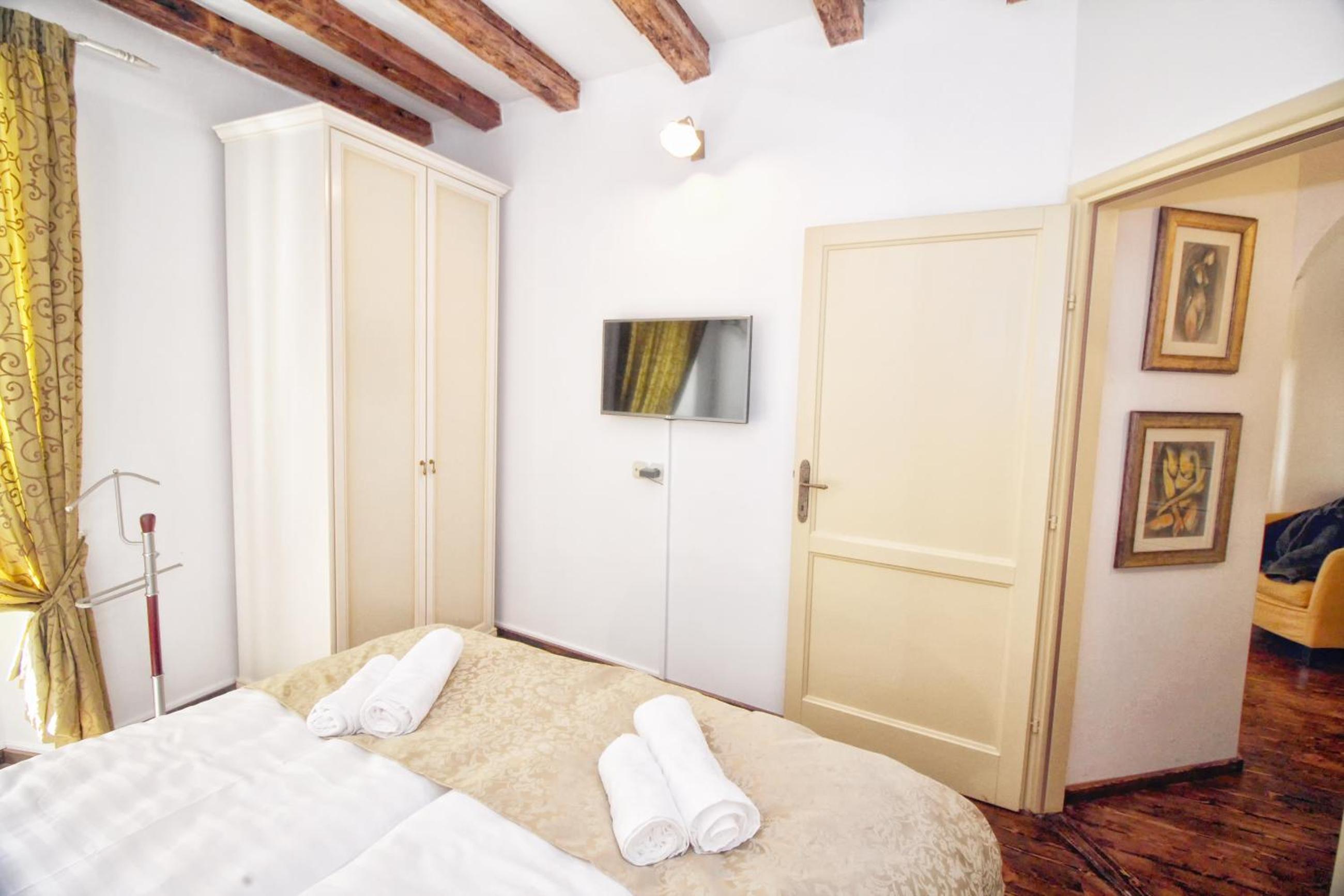 Two-Bedroom Apartment - Photo 40