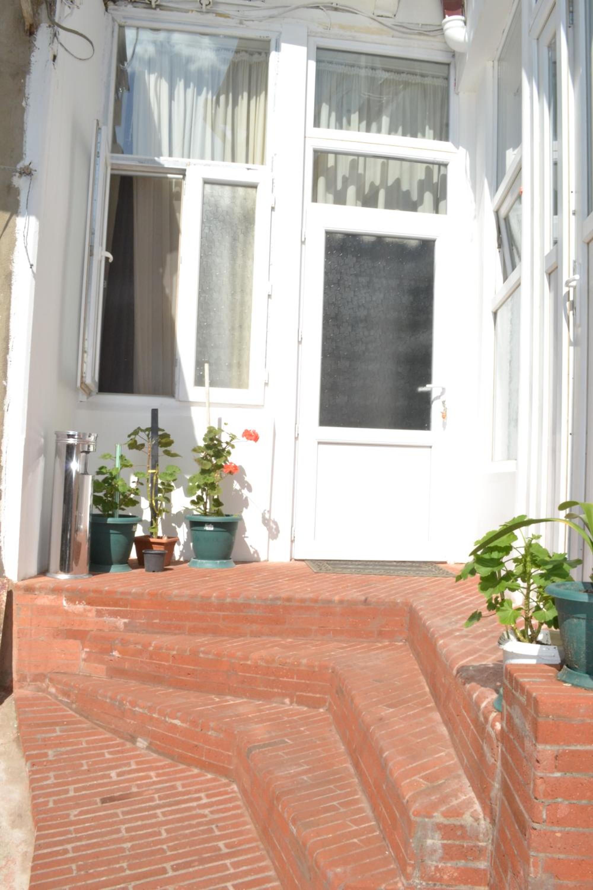 Studio Apartment - Photo 19