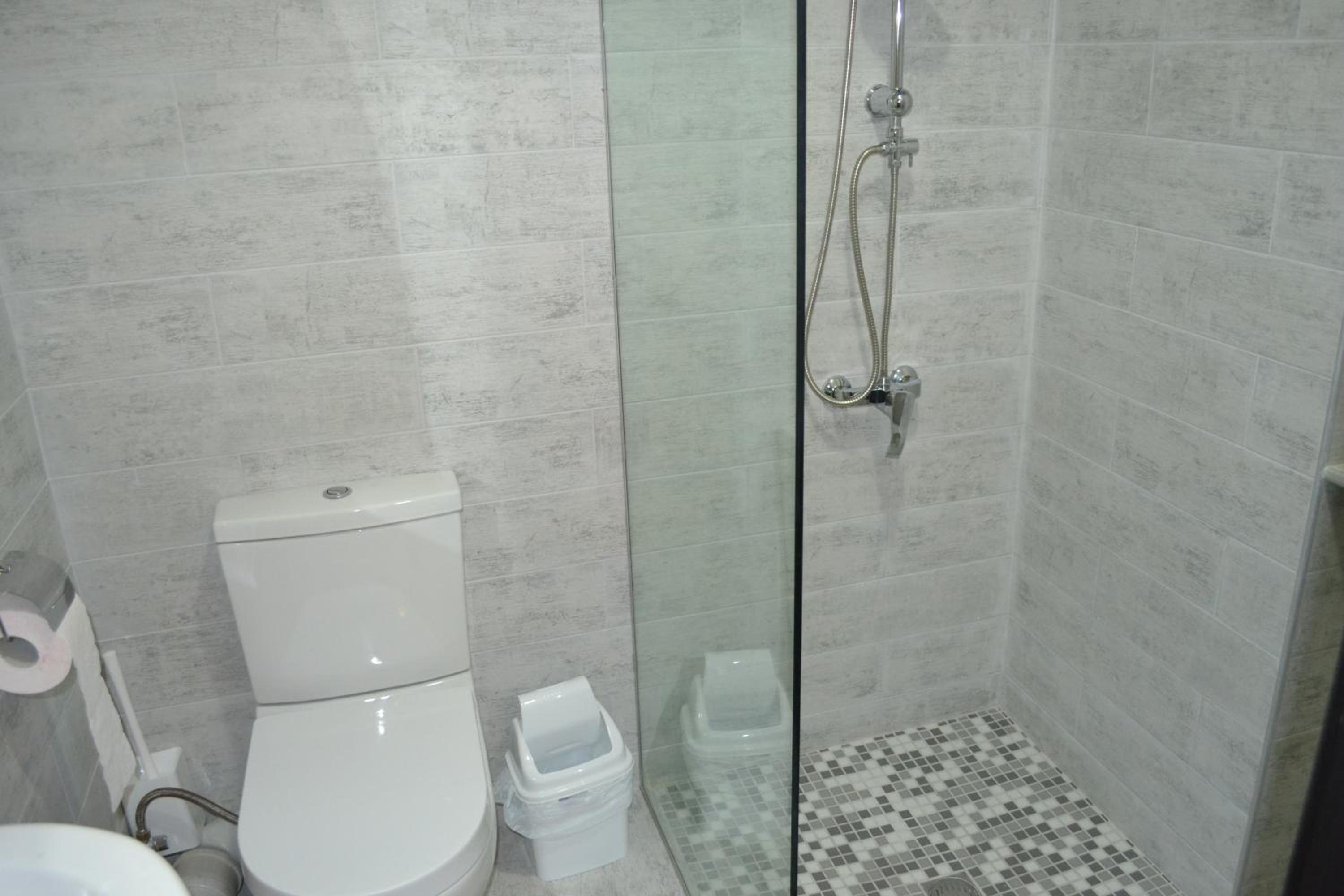 Studio Apartment - Photo 11