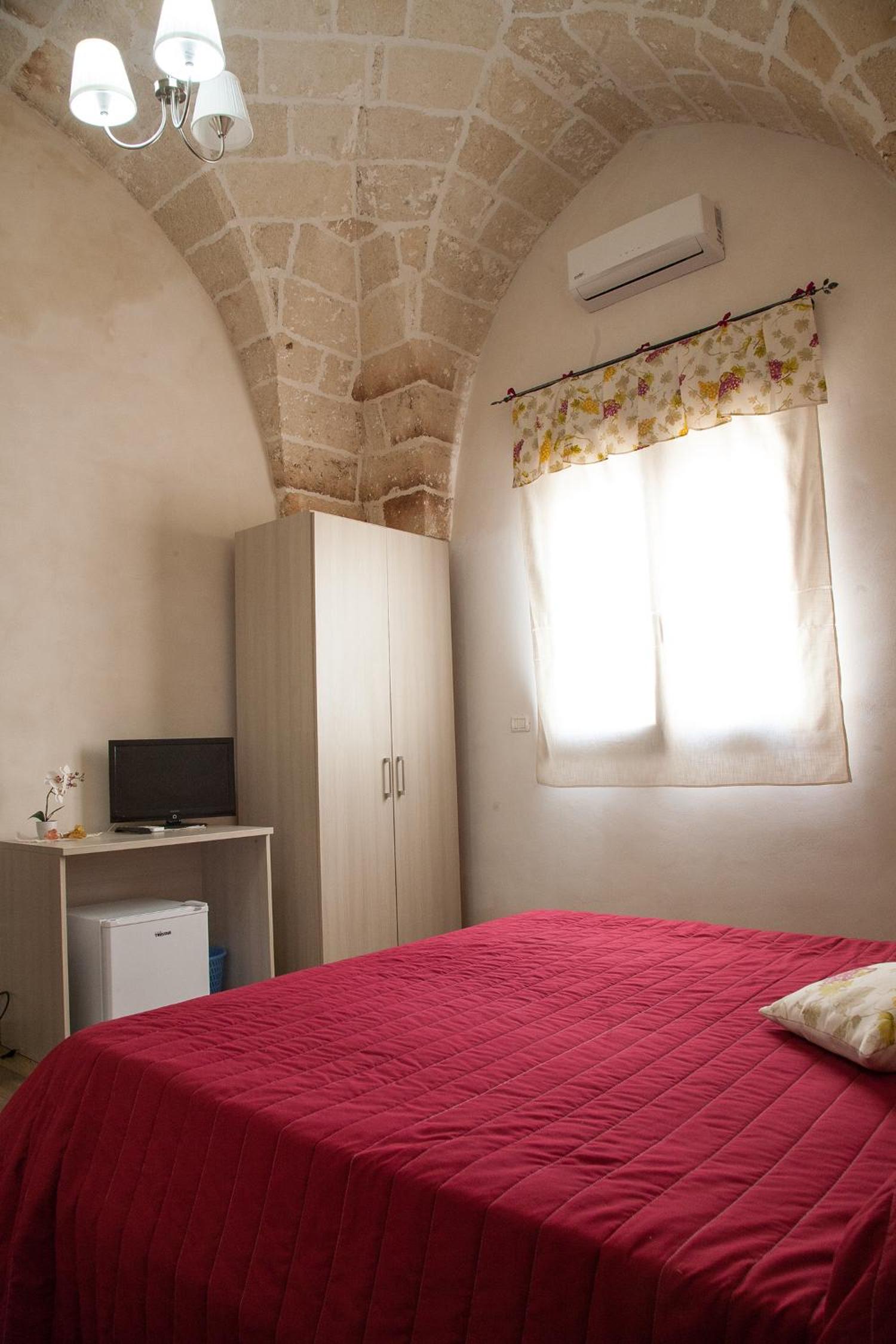 Double Room - Photo 5