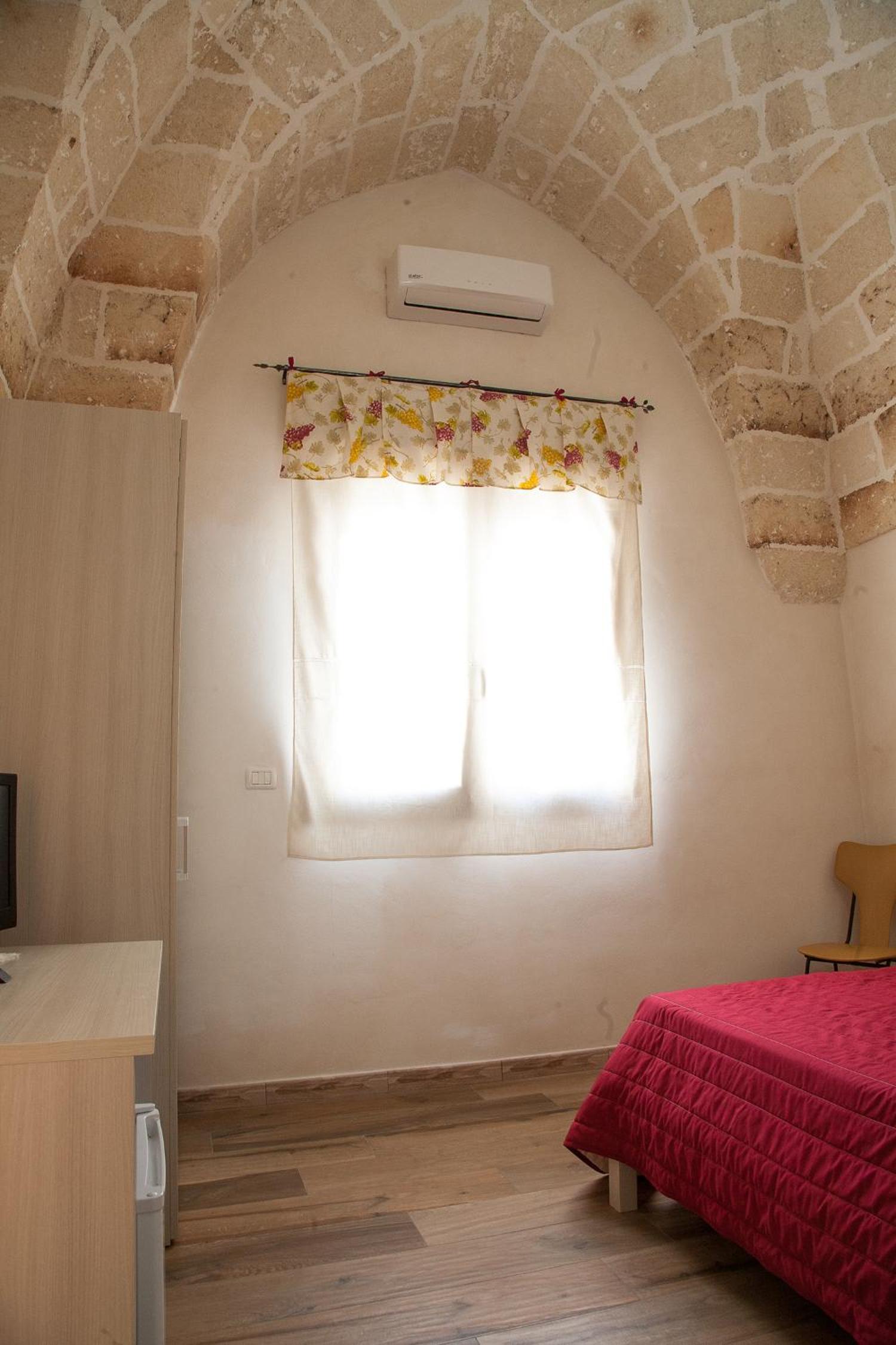 Double Room - Photo 3