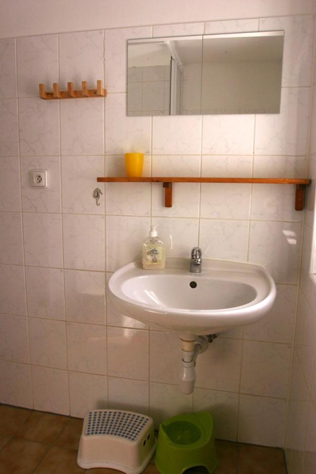 Family Room with Bathroom photo 3