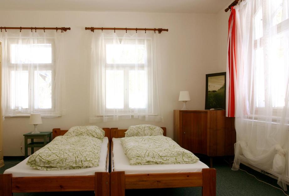 Quadruple Room with Private Bathroom photo 3