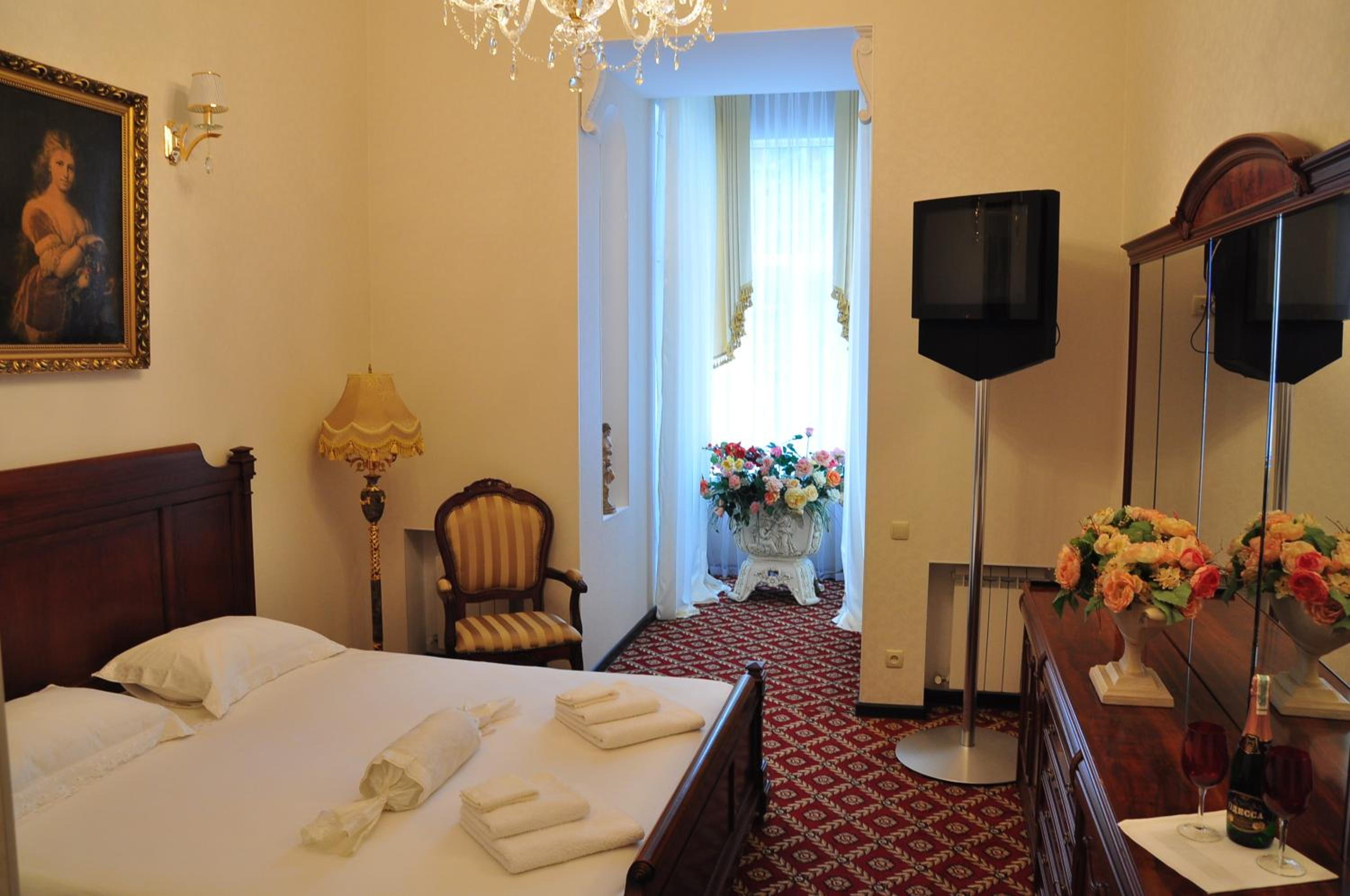Deluxe Double Room with Balcony photo 1