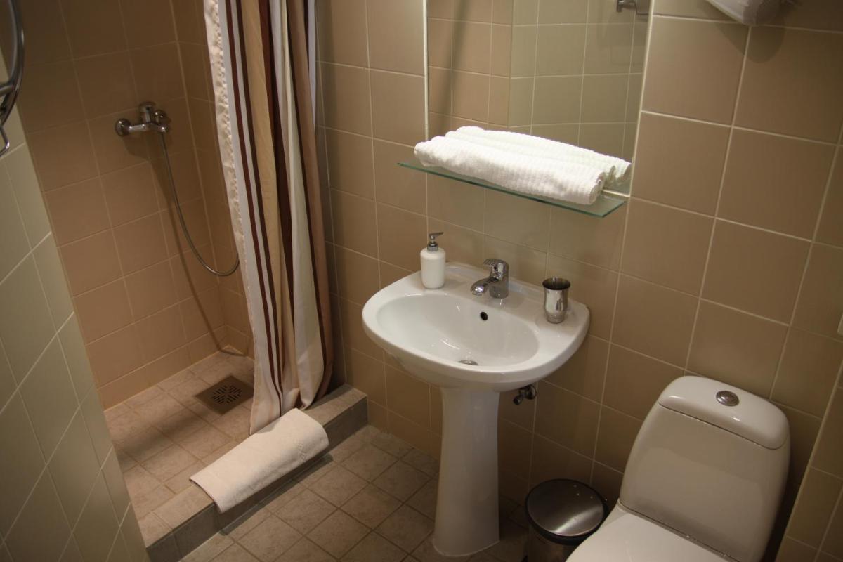 Large Double or Twin Room - Photo 5