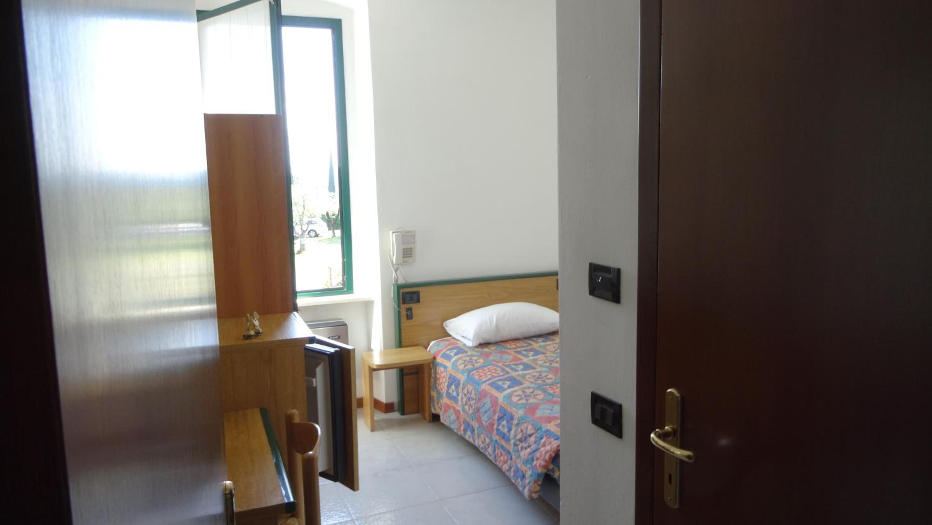 Single Room photo 2