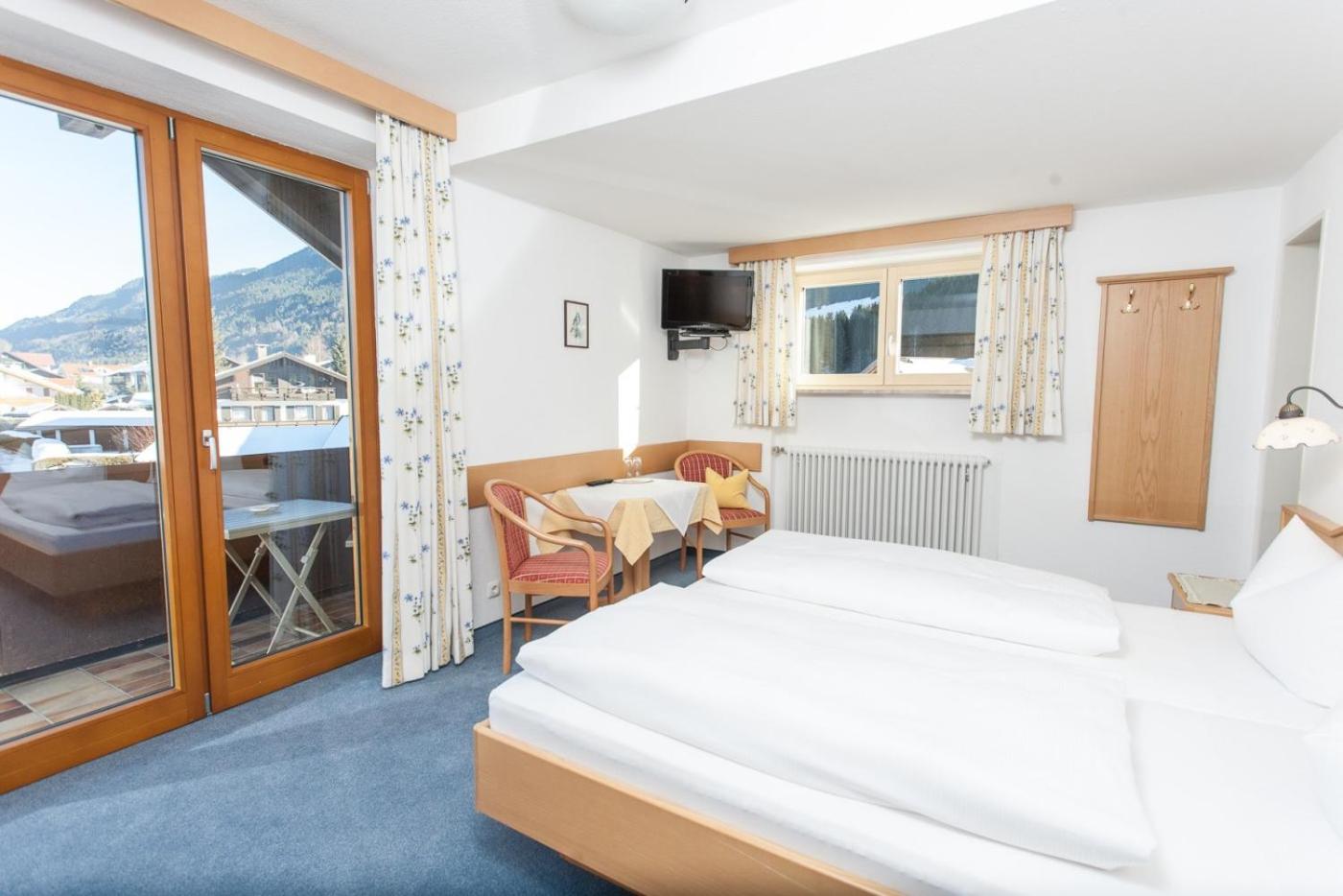 Double Room with Balcony 19
