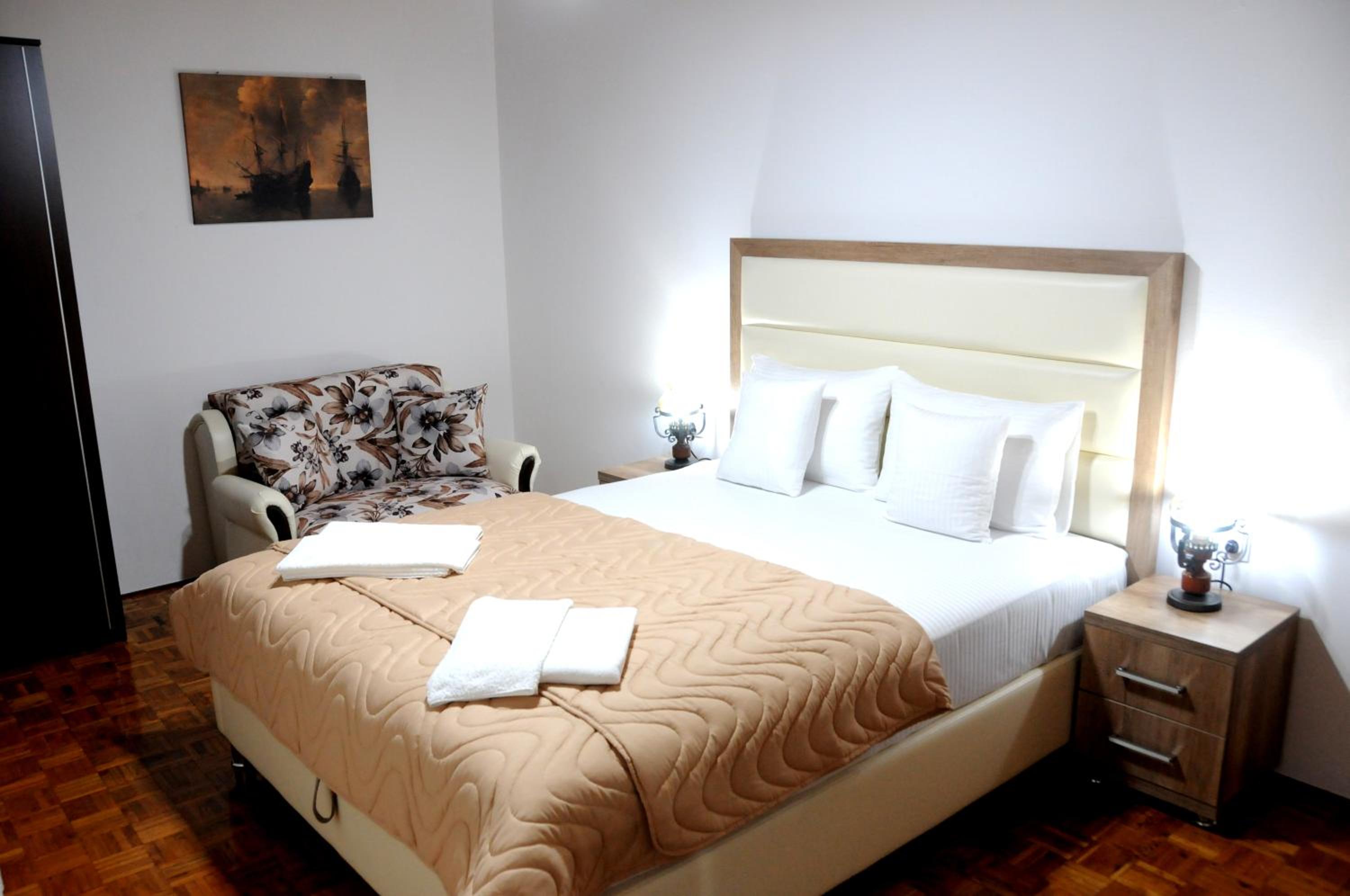 Triple Room with Bathroom photo 1