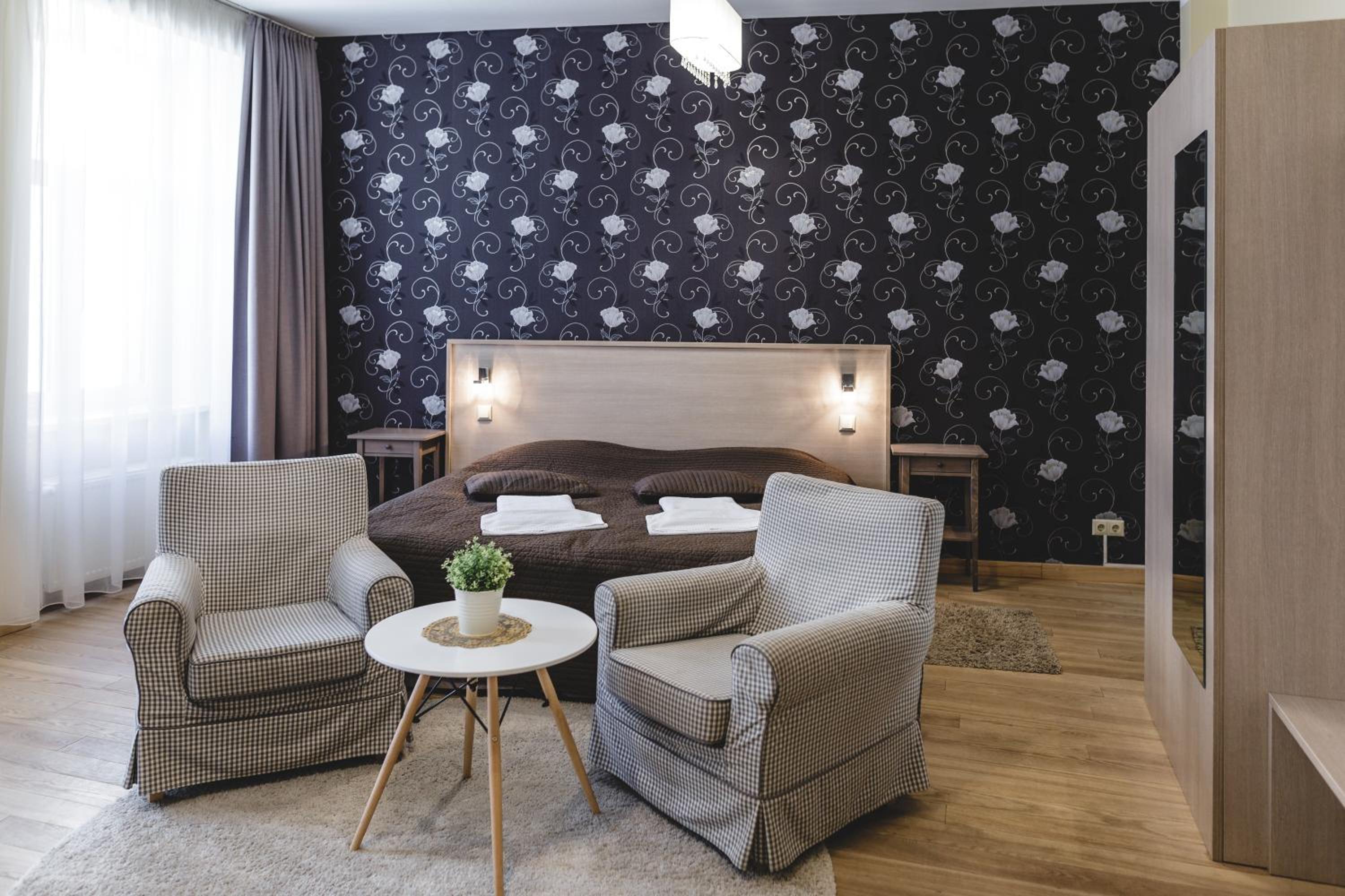 Studio Apartment with Balcony