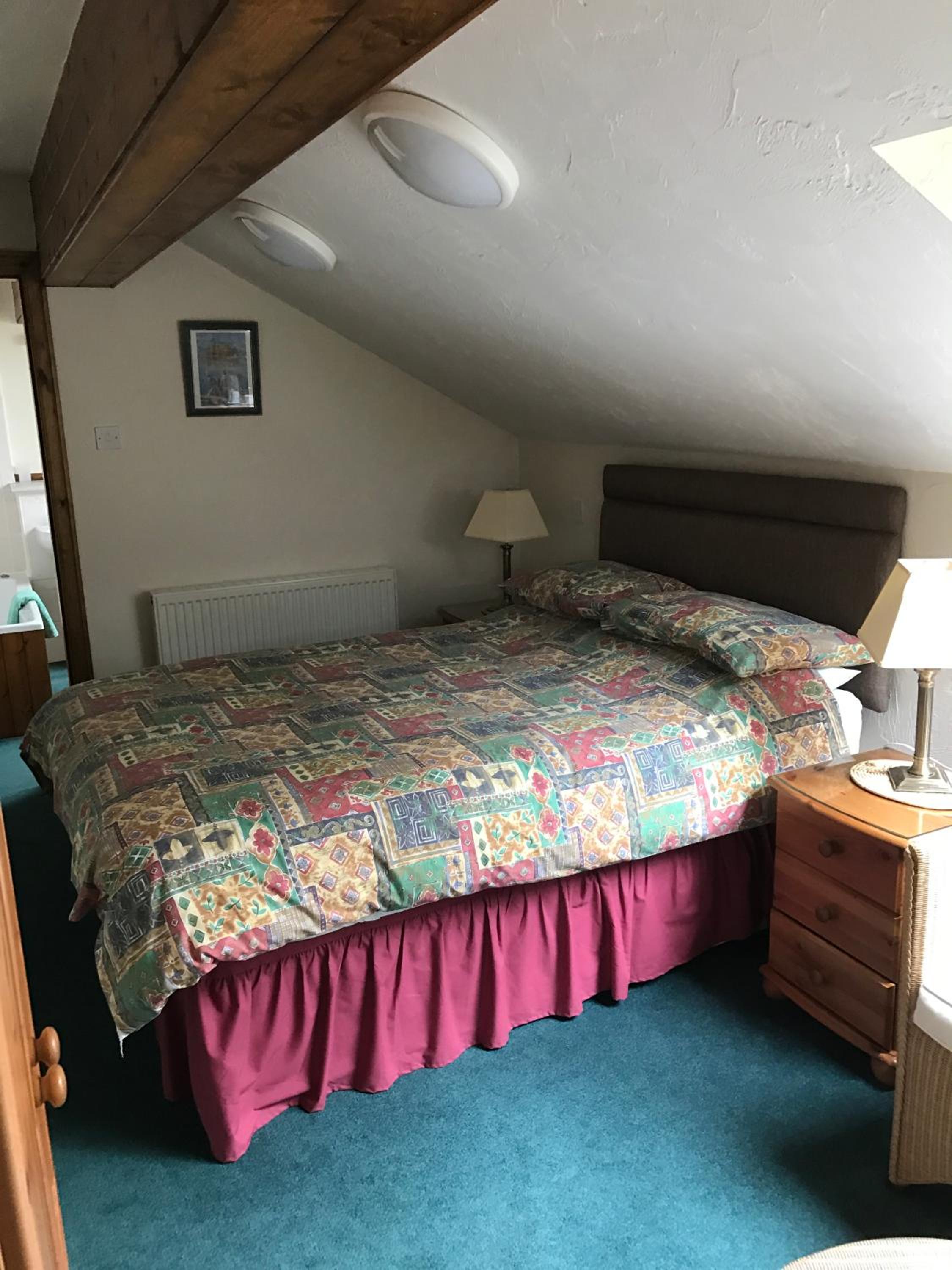 Double Room - Photo 7