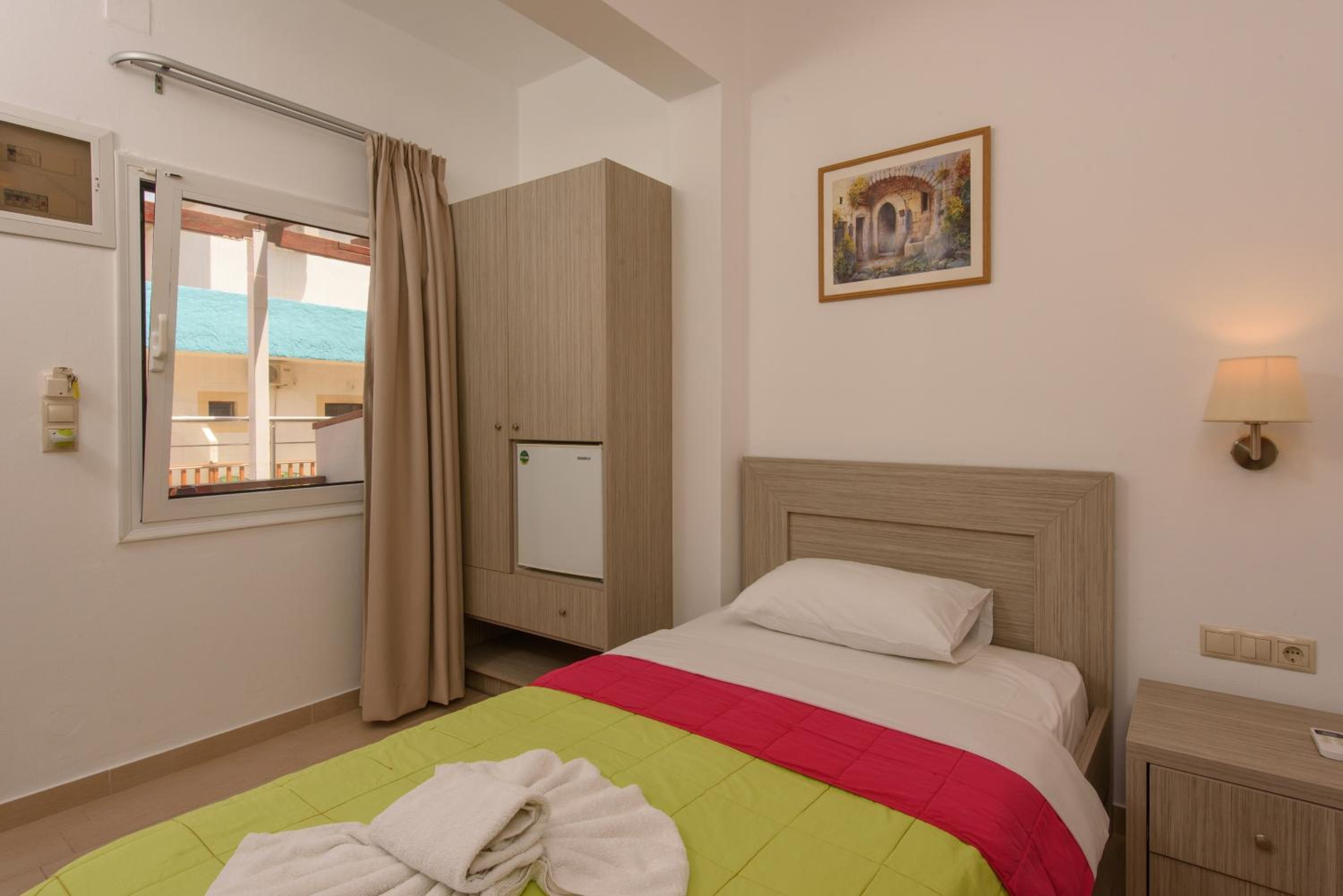 Single Room photo 2