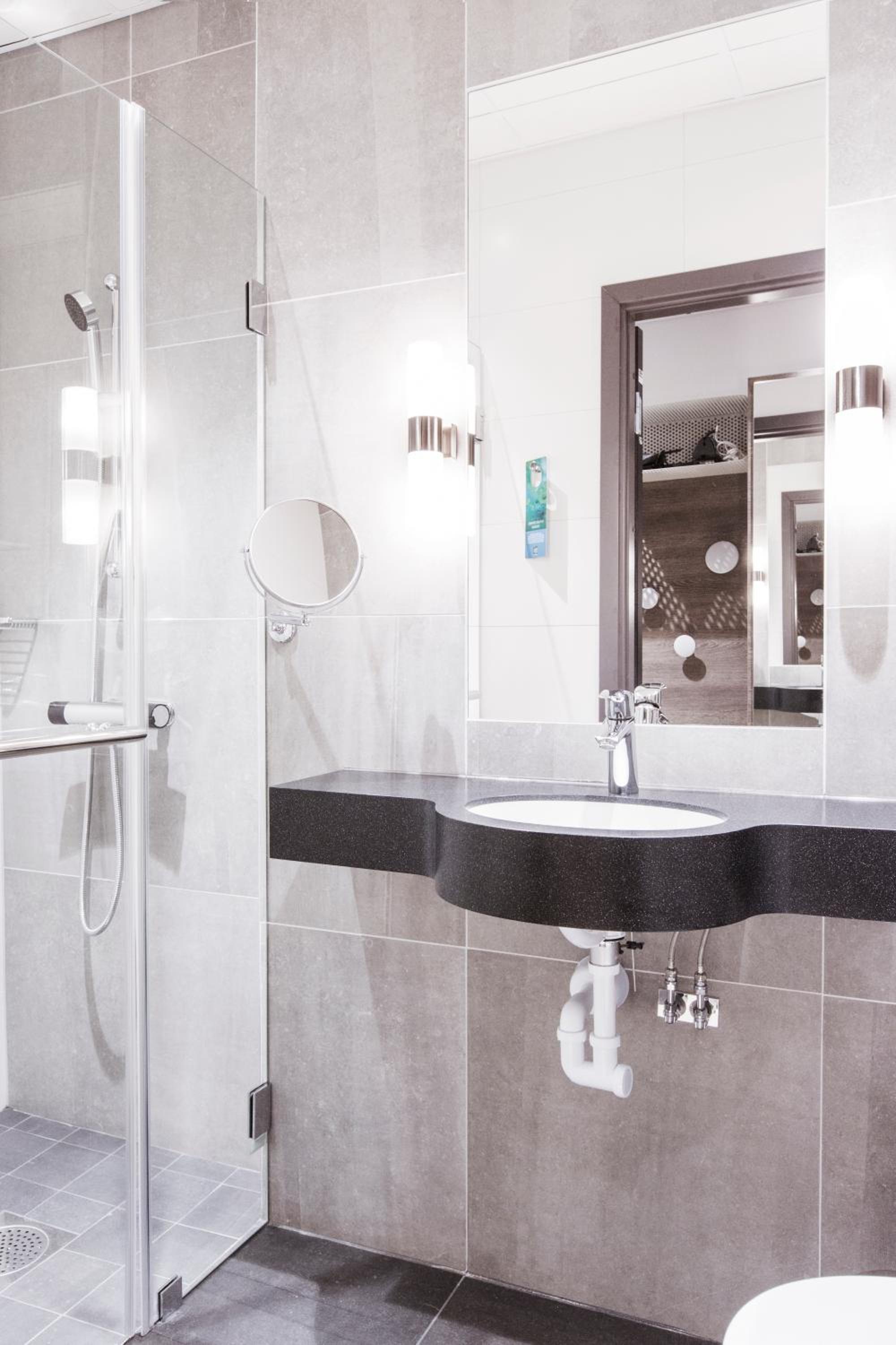 Standard Twin Room - Photo 4