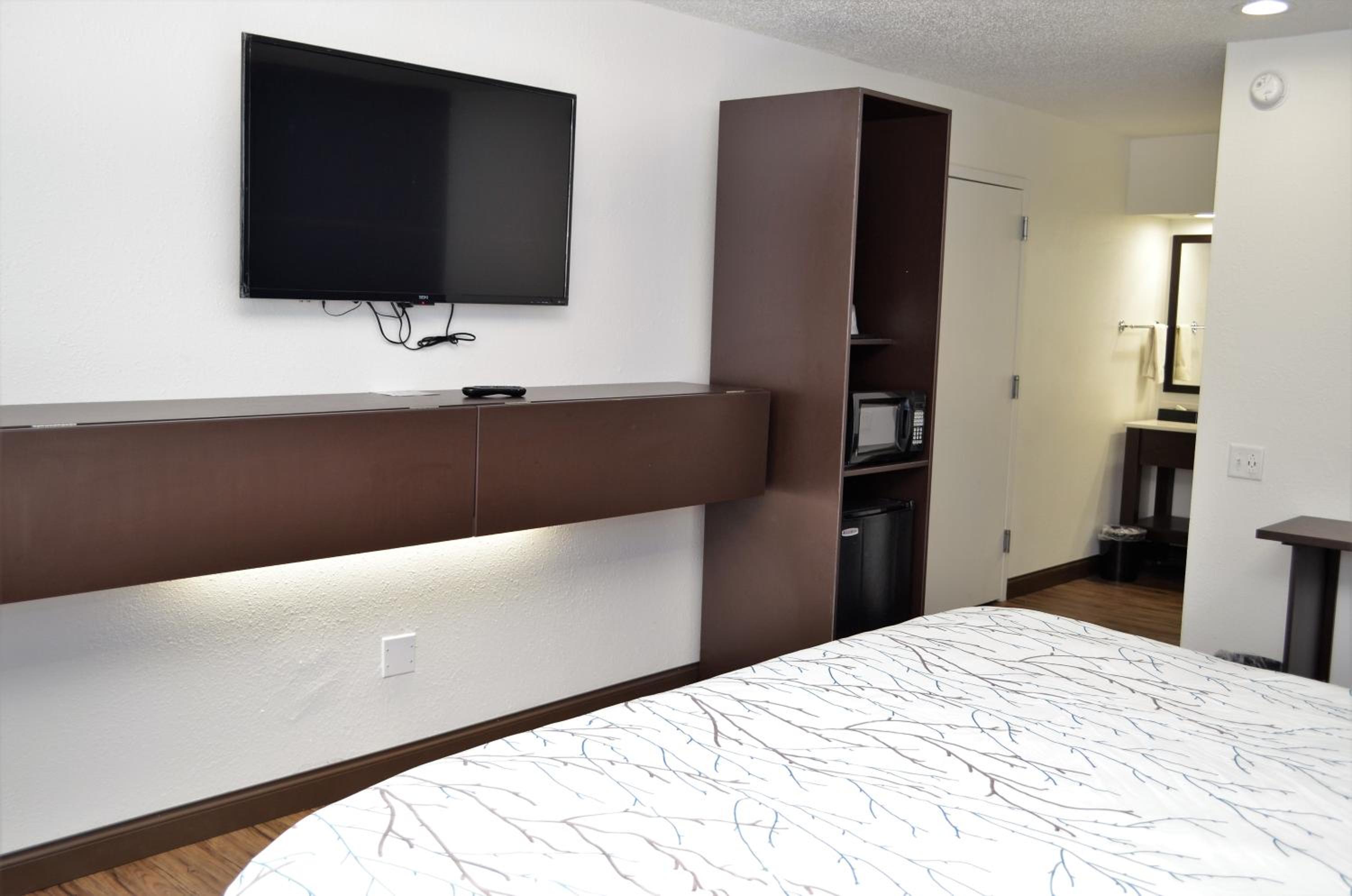 King Room - Non-Smoking photo 2