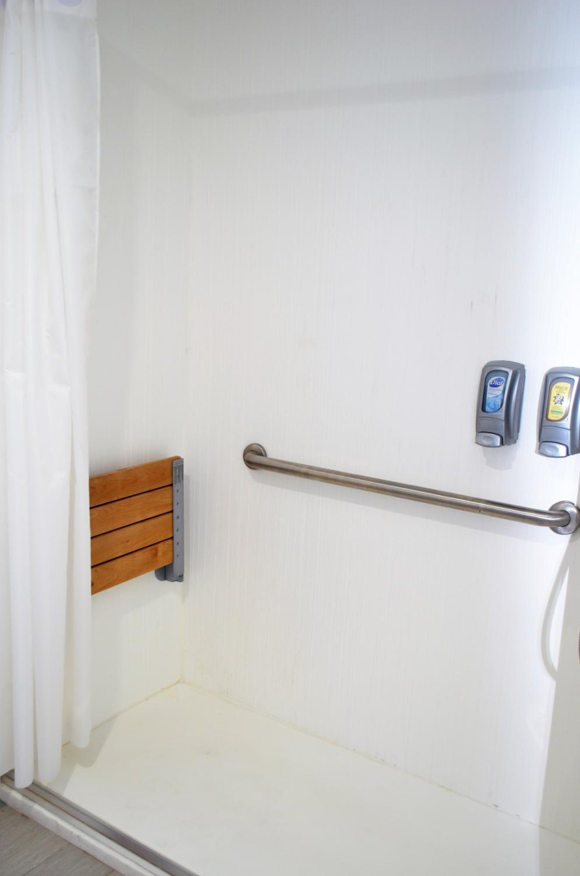 King Room - Disability Access/Non-Smoking photo 2
