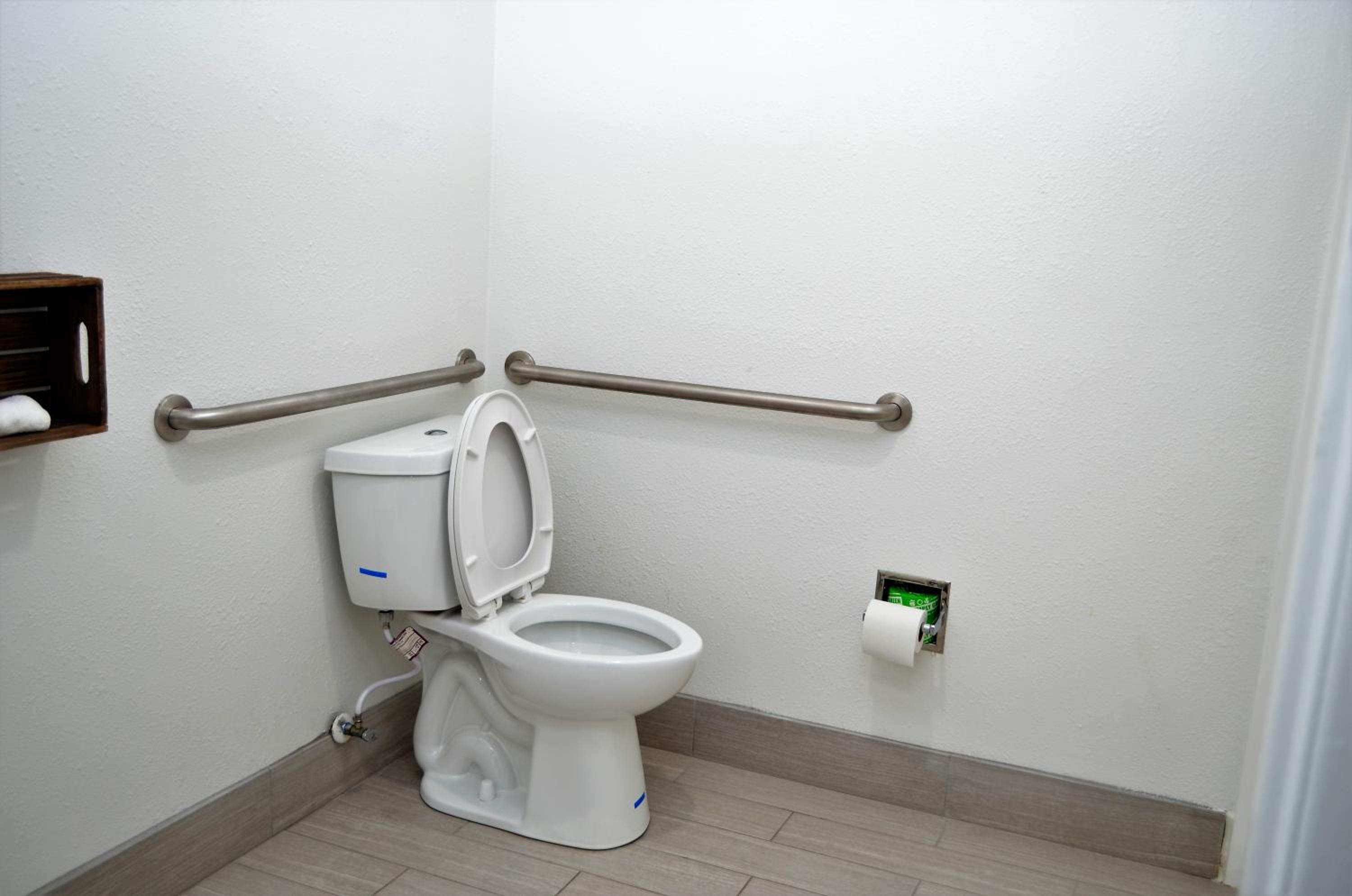 King Room - Disability Access/Non-Smoking photo 3
