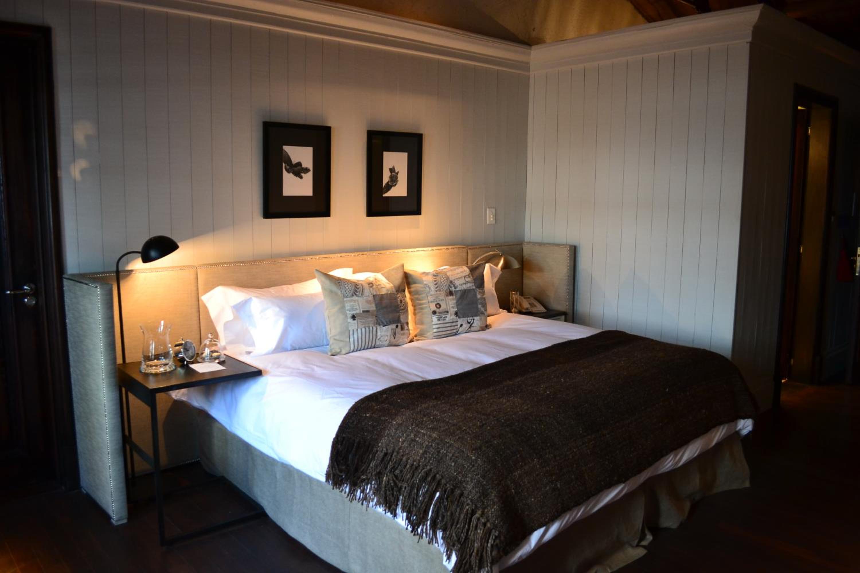 Queen Room photo 1