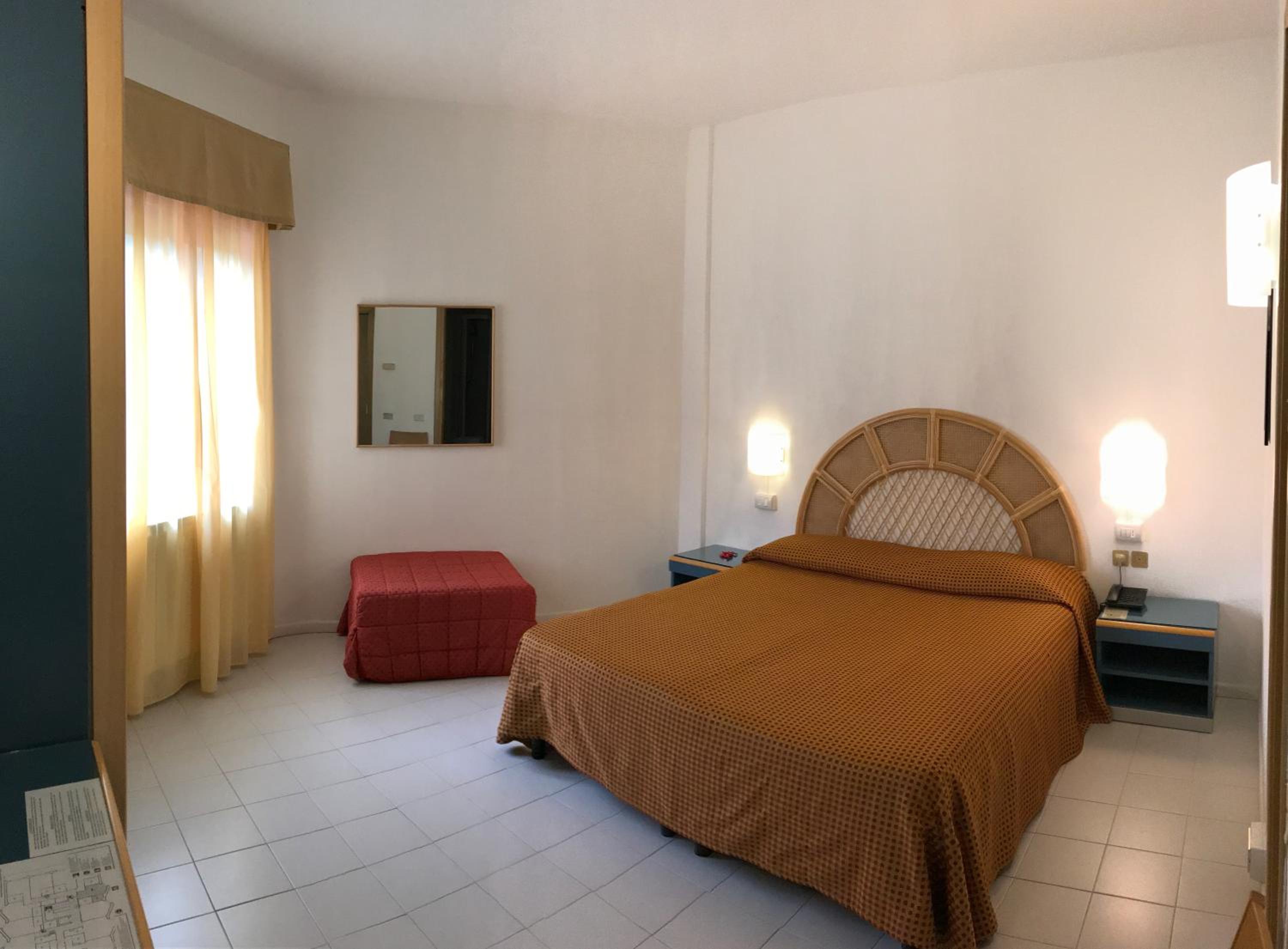 Double Room with Extra Bed (2 Adults + 1 Child) photo 3