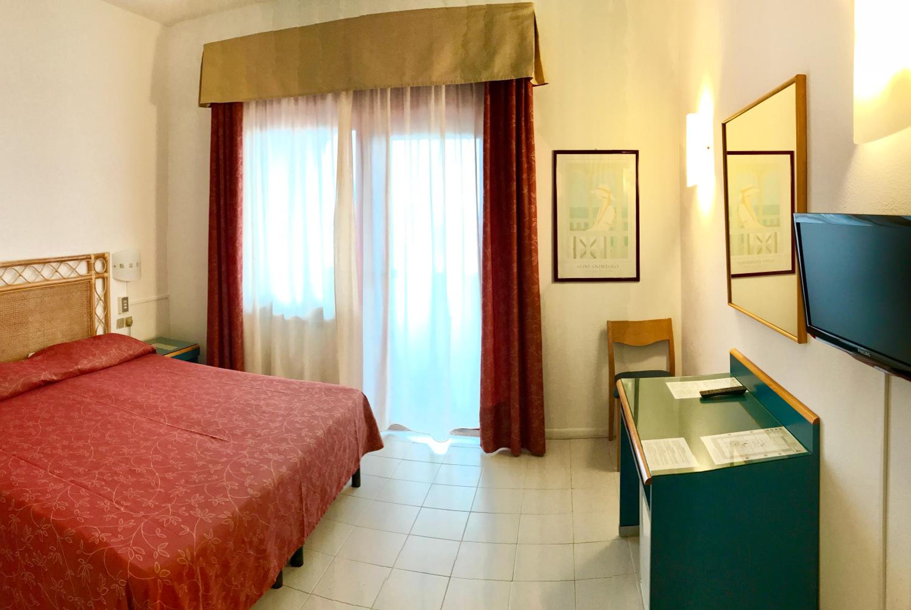 Double Room with Extra Bed (2 Adults + 1 Child)