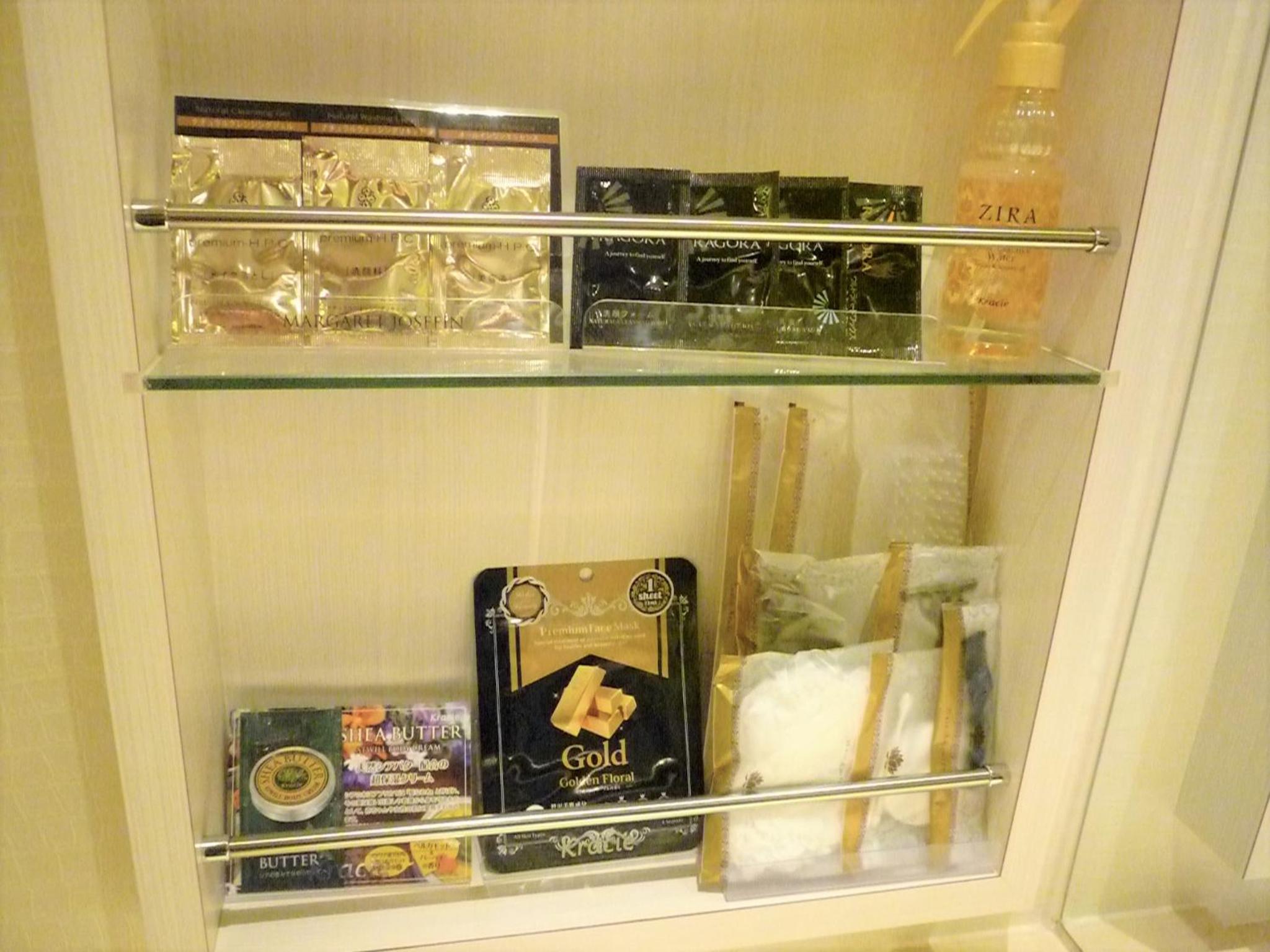 Standard Double Room - Smoking - Photo 10