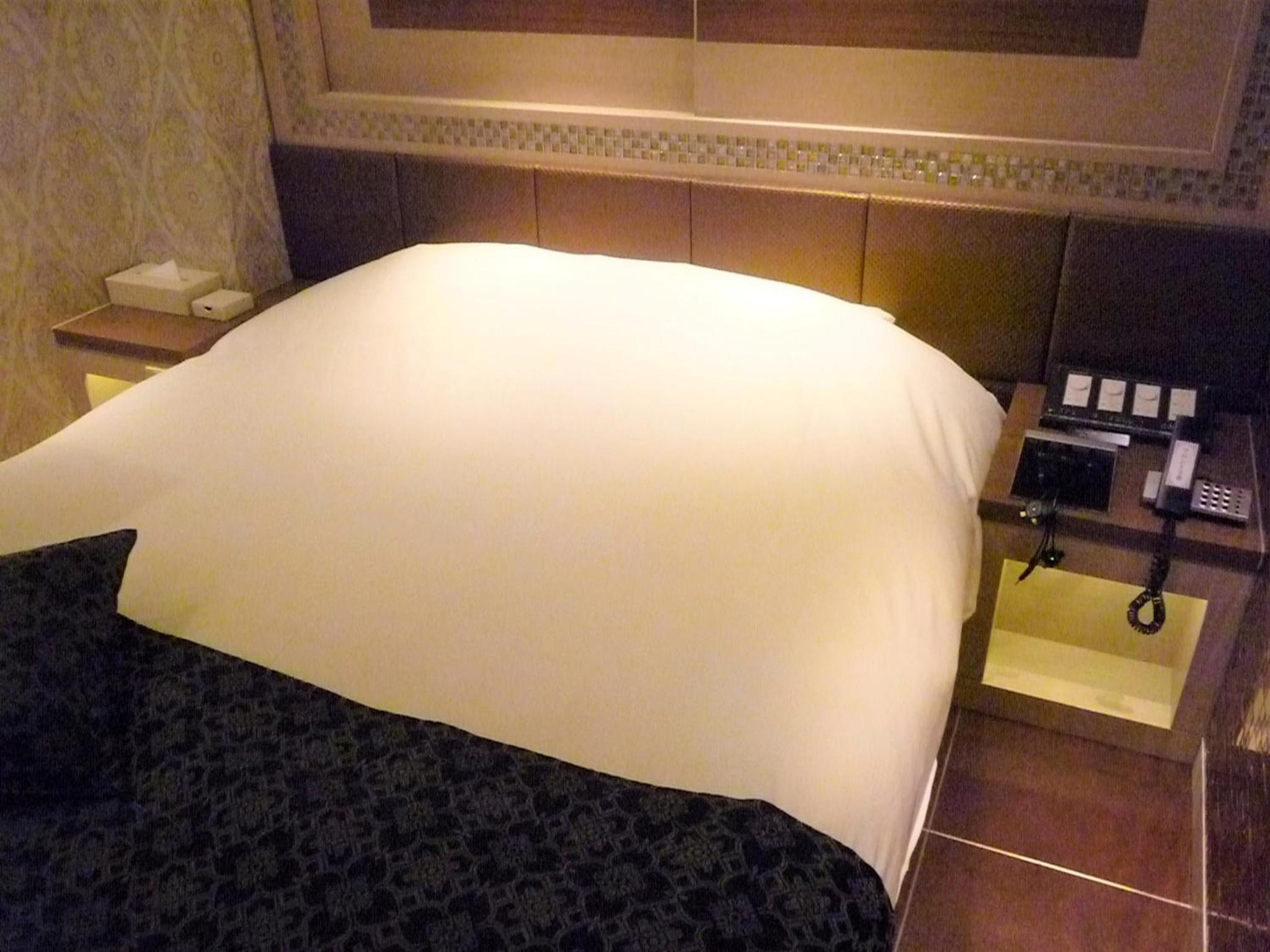 Standard Double Room - Smoking - Photo 4