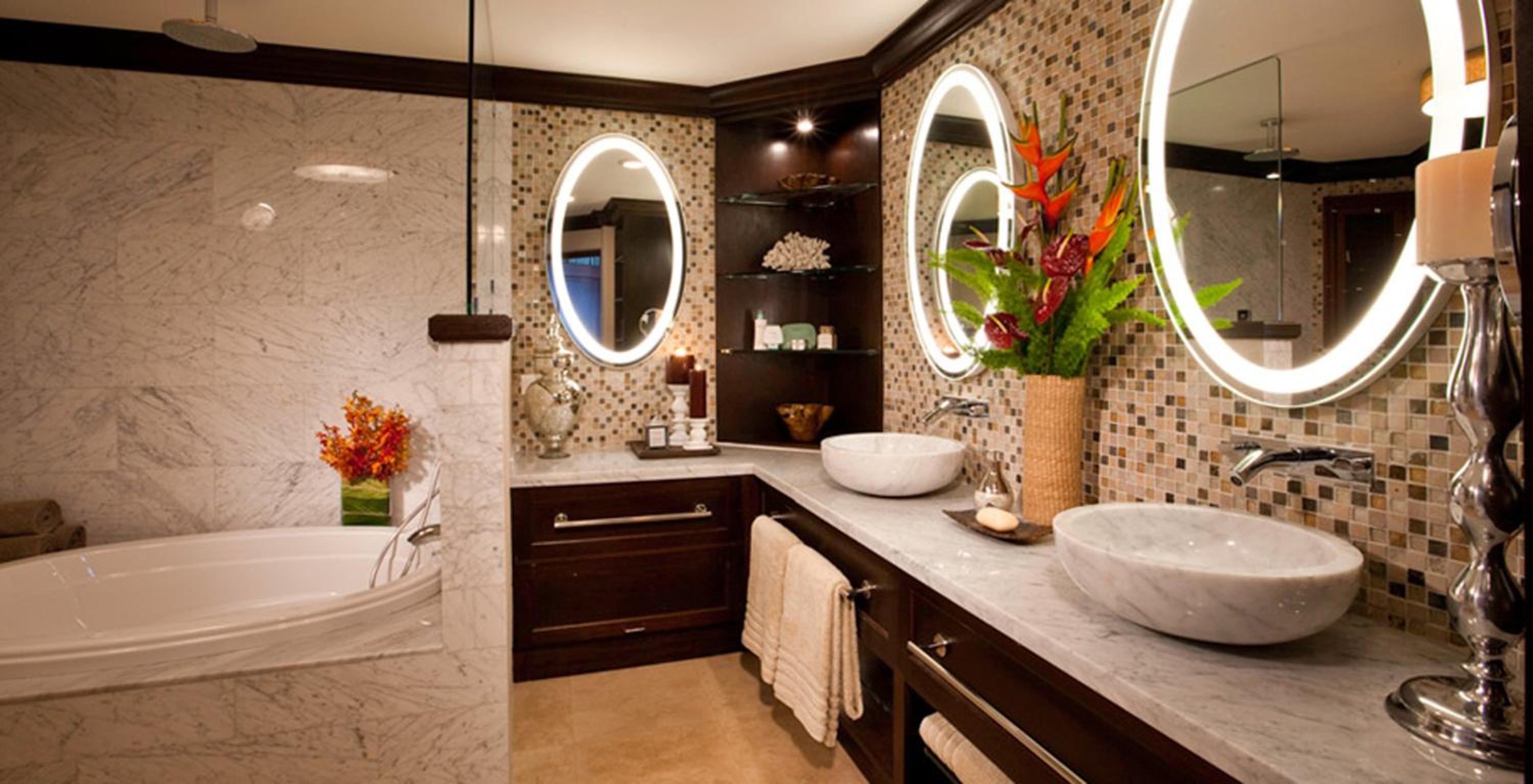 Caribbean Honeymoon Beachfront Butler Suite photo 3