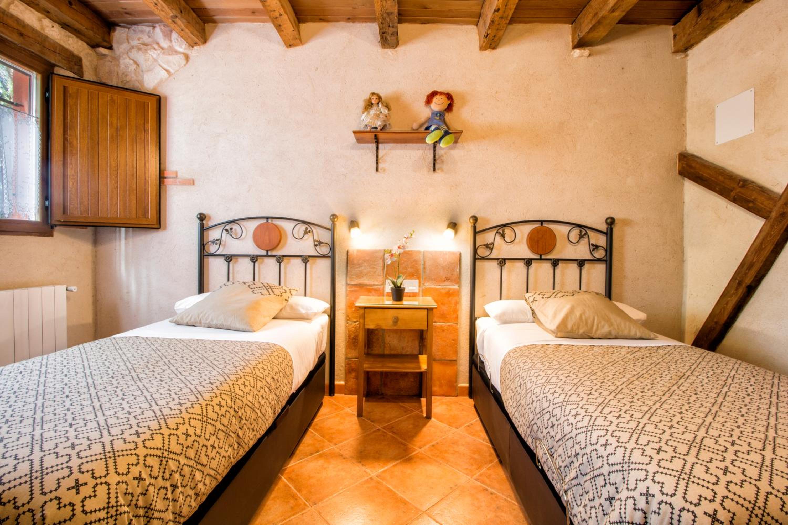 CASA BODEGAS MARCOS - Photo 1