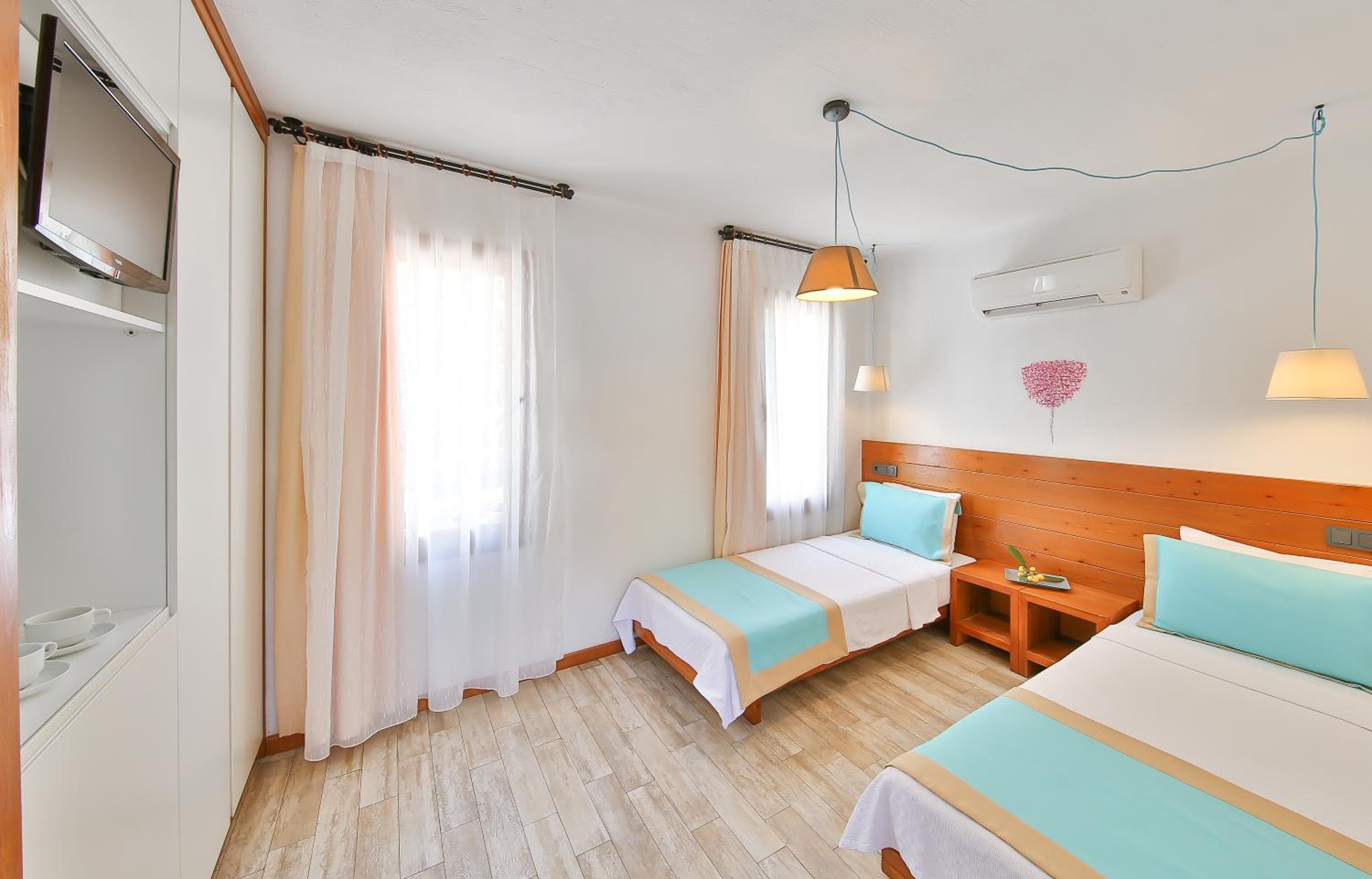 Economy Twin Room Ground Floor photo 3