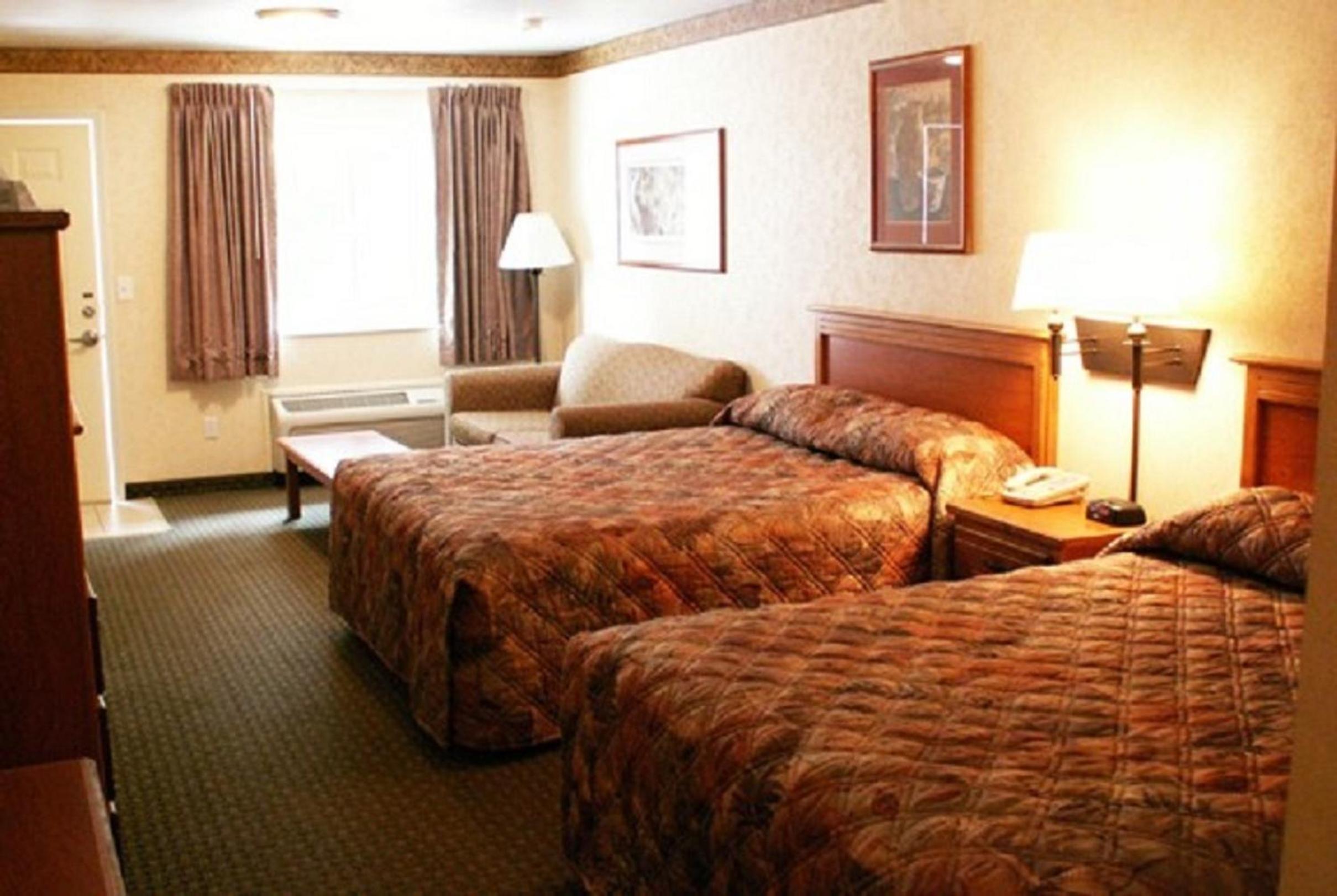 Standard Queen Room With Two Queen Beds photo 1