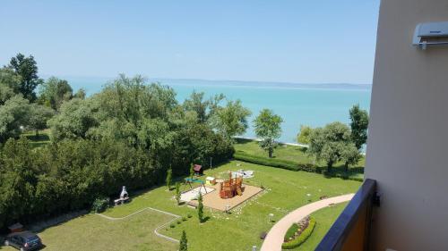 Apartment with Lake View photo 1