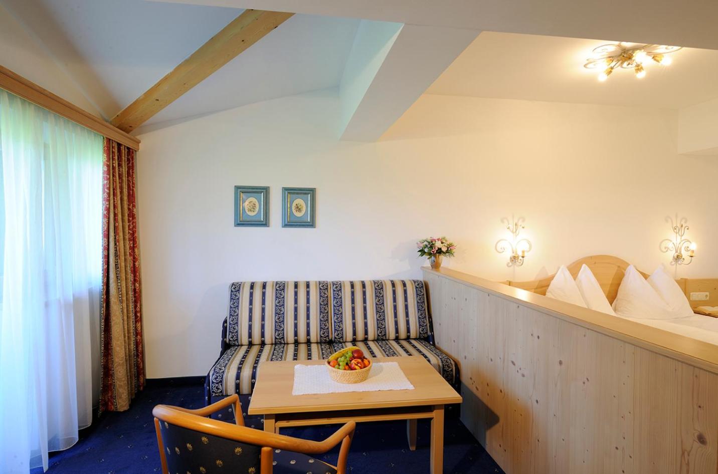 Deluxe Double Room with Balcony - Photo 2