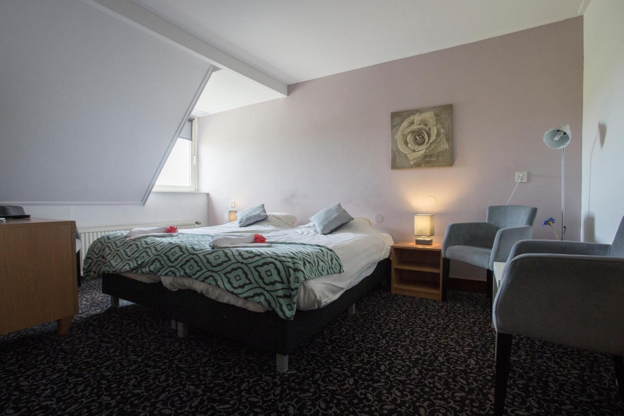 Small Twin Room photo 3