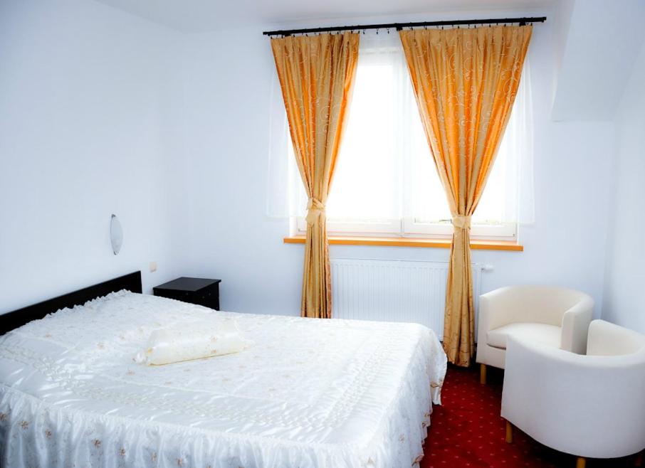 Double or Twin Room - Photo 1